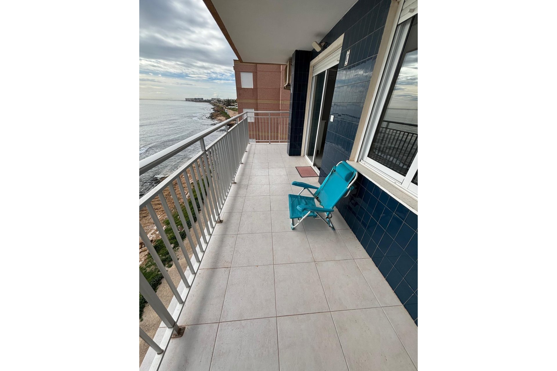 Revânzare - Apartament -
Torrevieja - Playa De Los Naufragos