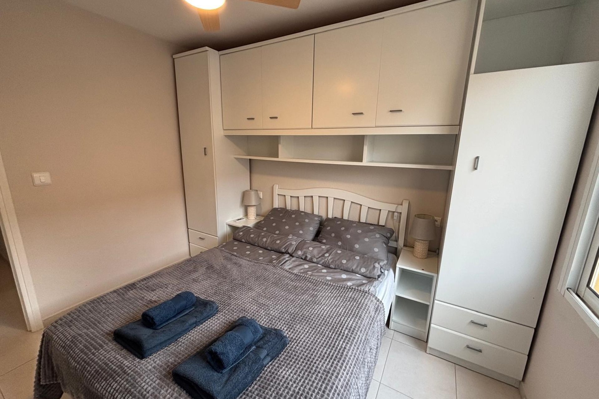 Revânzare - Apartament -
Torrevieja - Playa De Los Naufragos