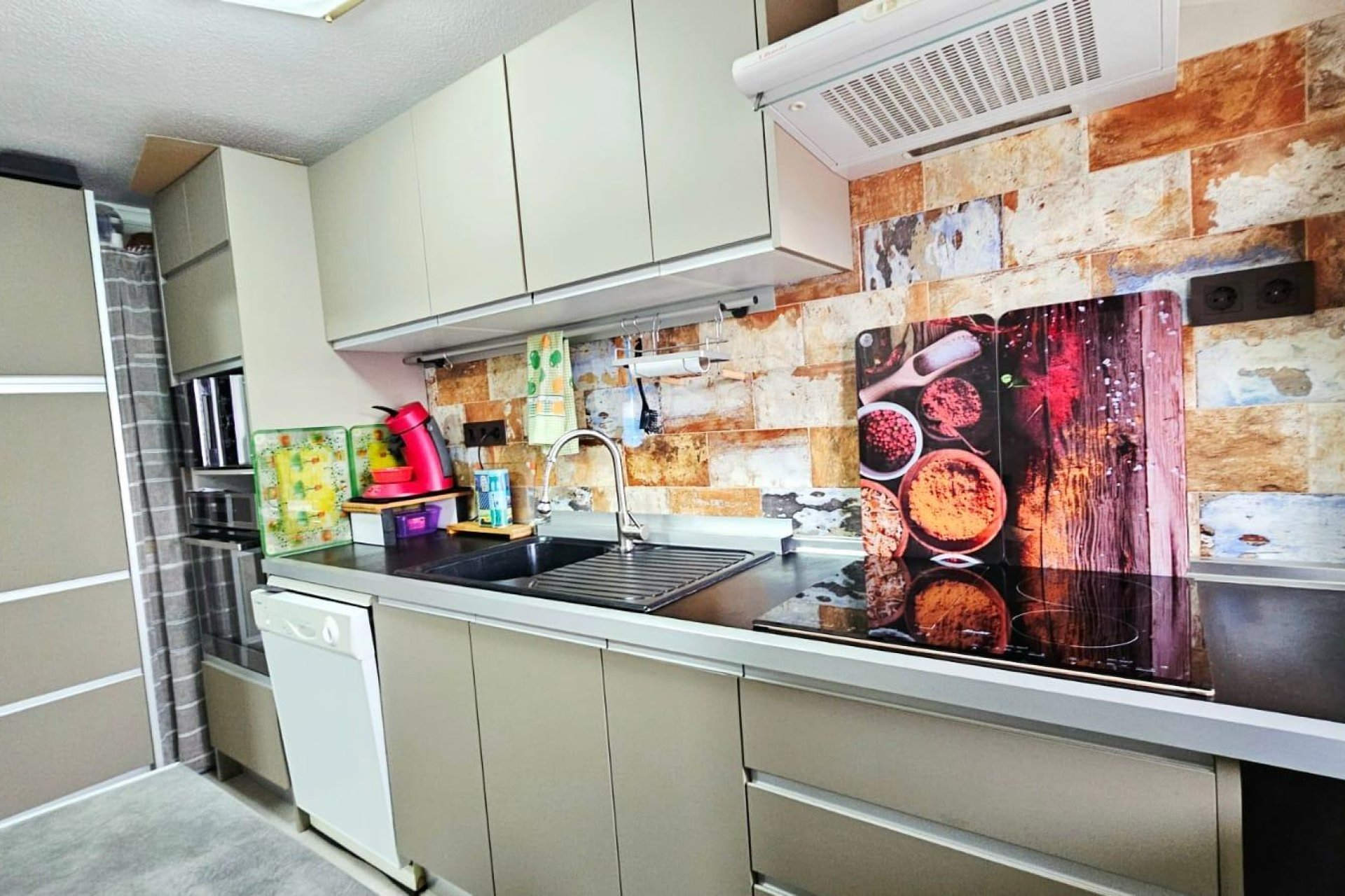 Revânzare - Apartament -
Torrevieja - Playa De Los Naufragos