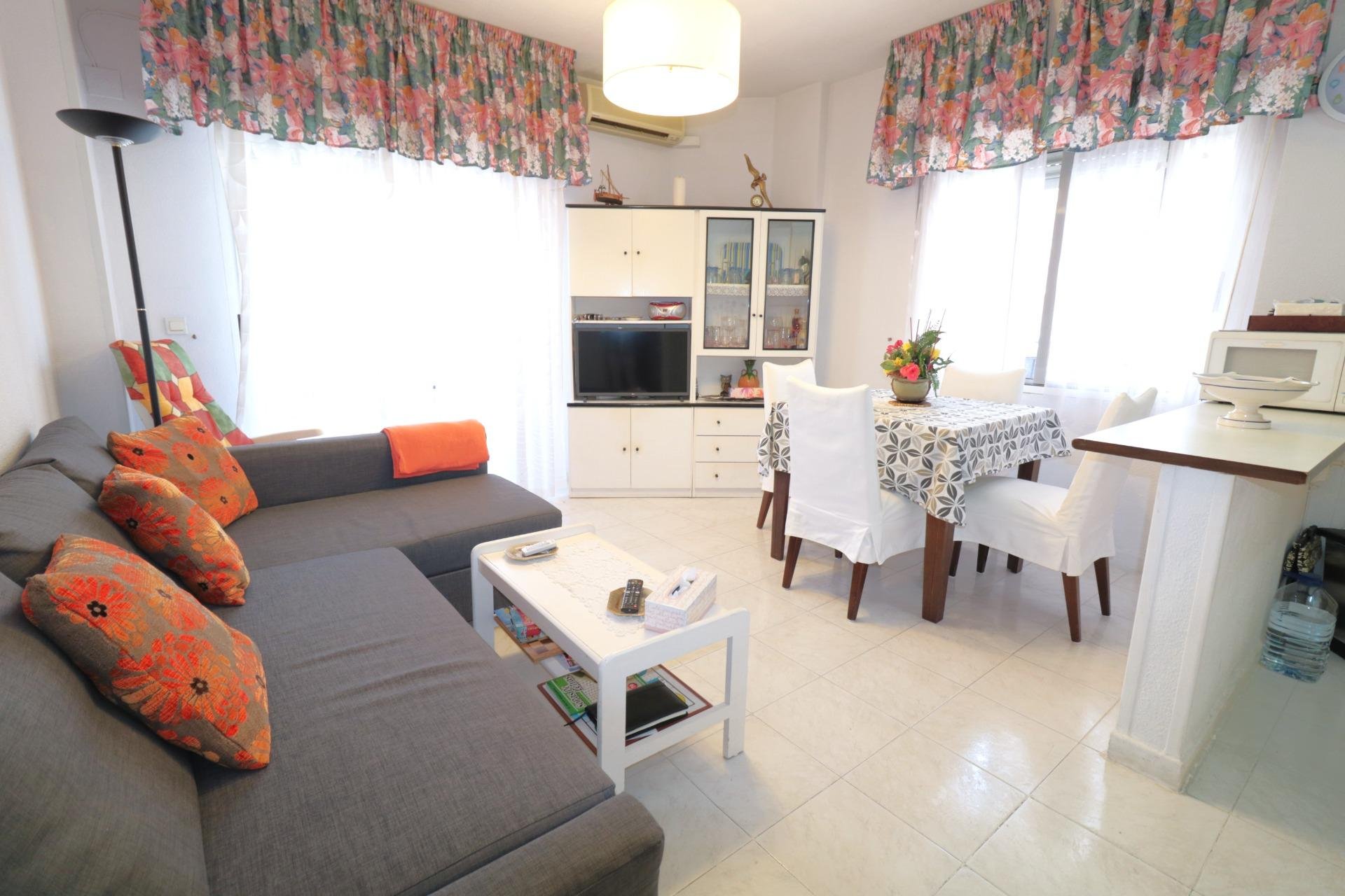 Revânzare - Apartament -
Torrevieja - Playa De Los Naufragos
