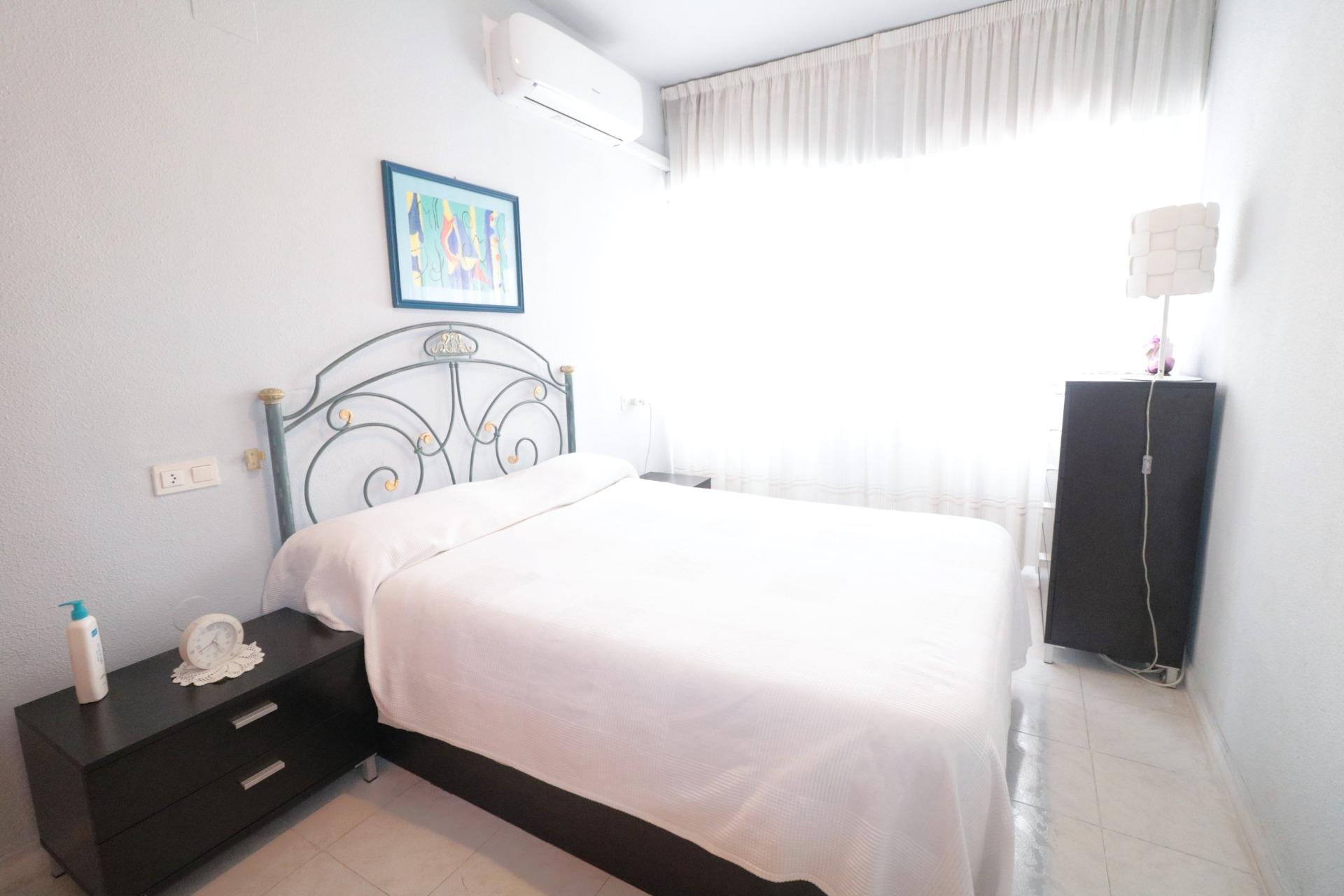 Revânzare - Apartament -
Torrevieja - Playa De Los Naufragos
