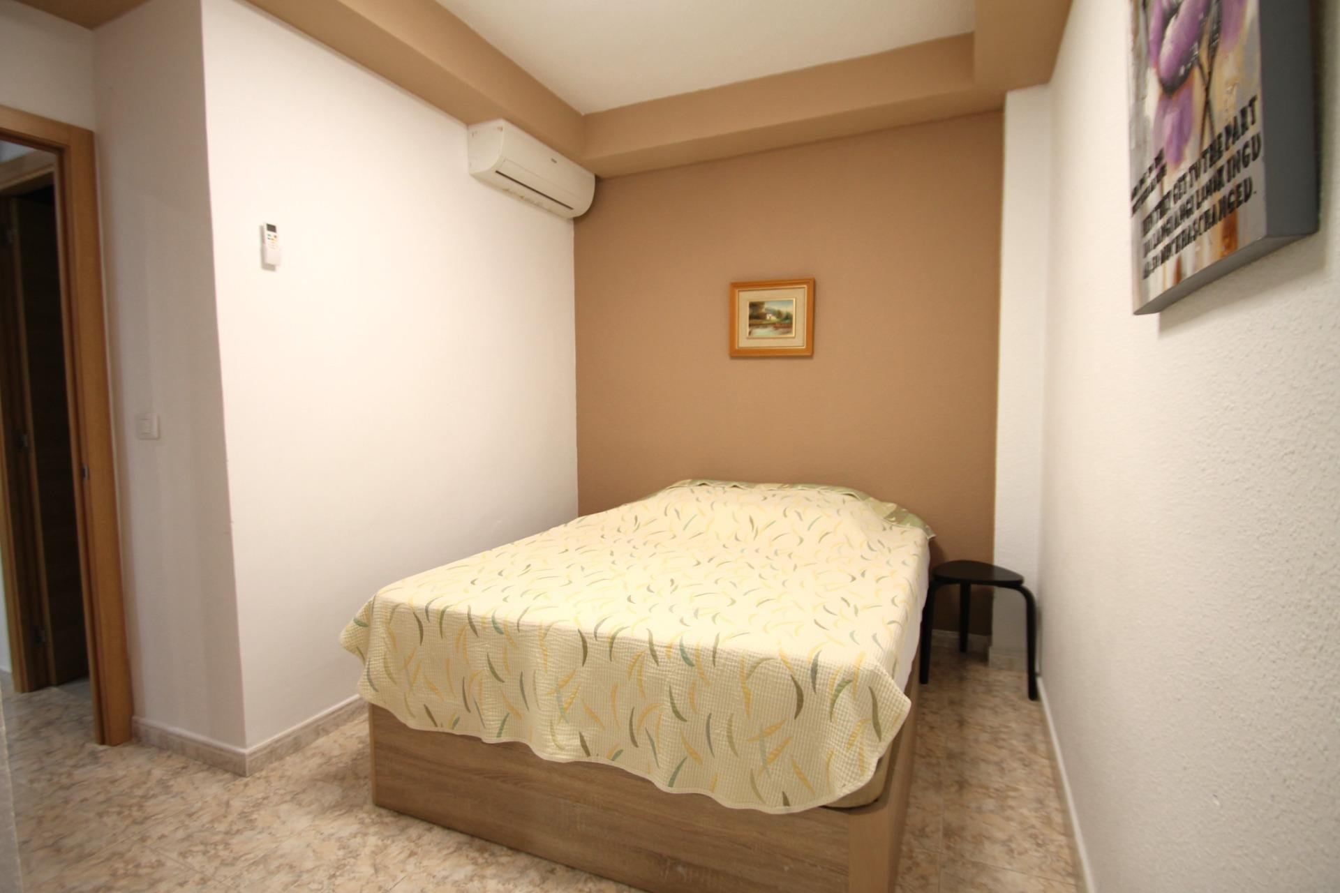 Revânzare - Apartament -
Torrevieja - Playa De Los Naufragos