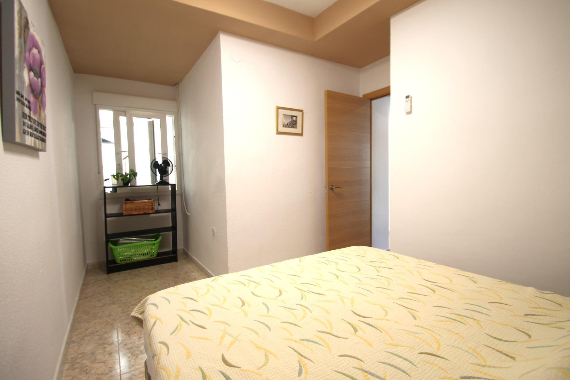 Revânzare - Apartament -
Torrevieja - Playa De Los Naufragos