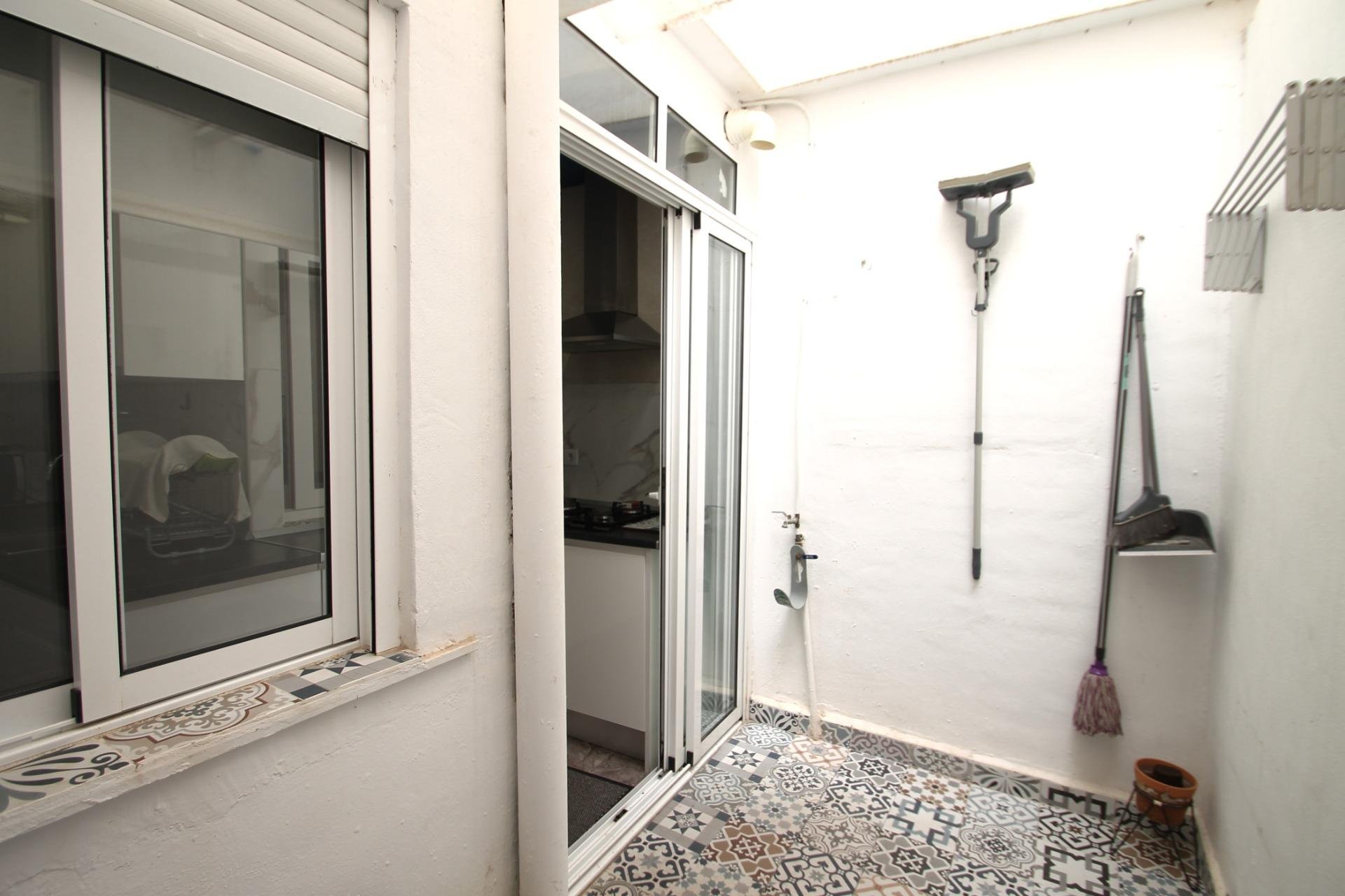 Revânzare - Apartament -
Torrevieja - Playa De Los Naufragos