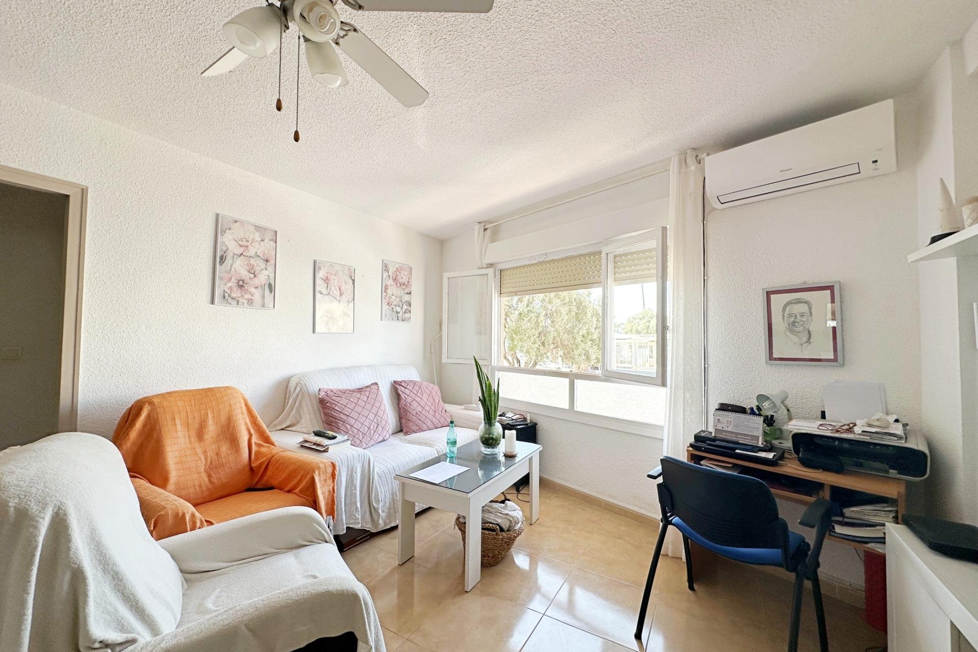 Revânzare - Apartament -
Torrevieja - Playa De Los Naufragos