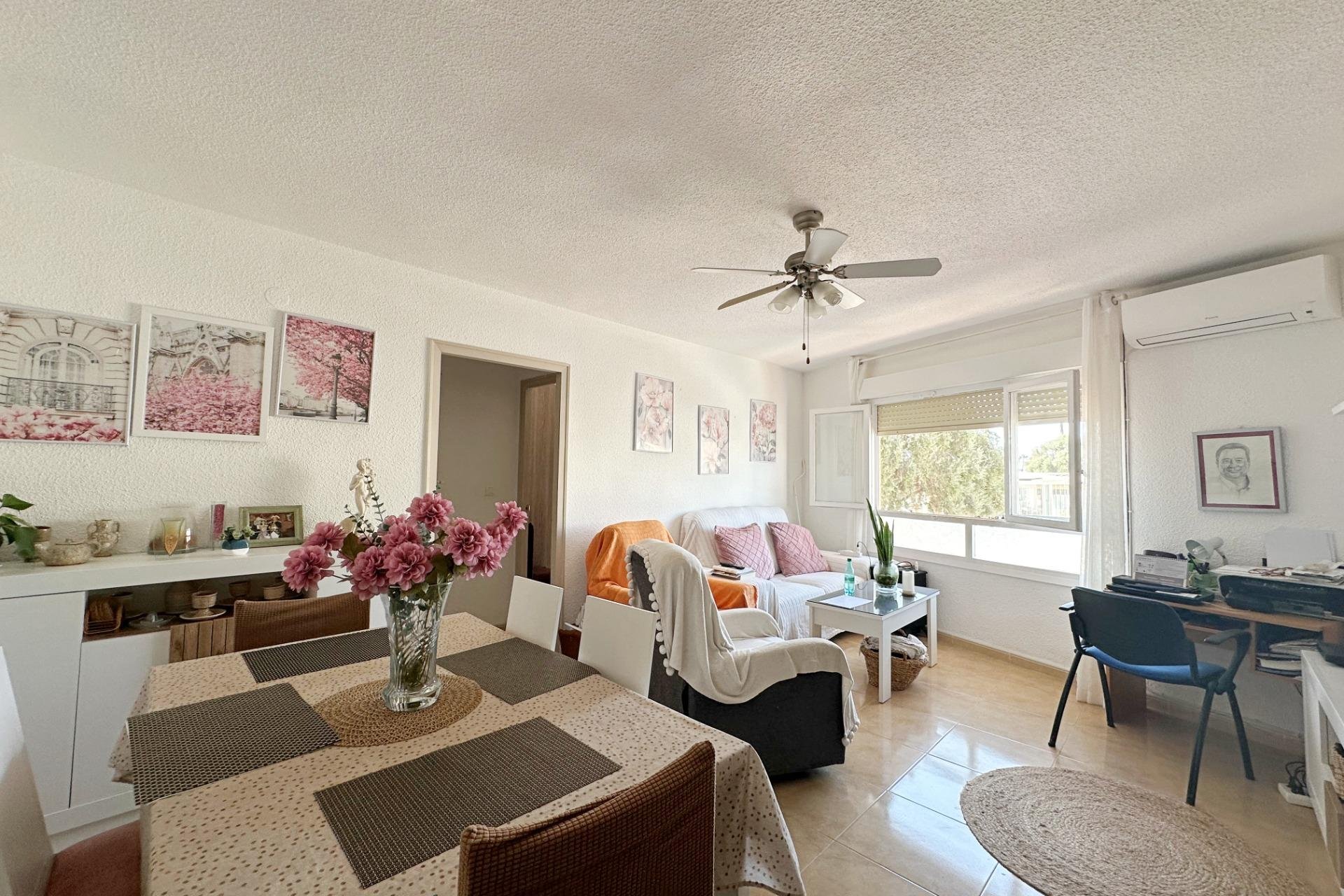 Revânzare - Apartament -
Torrevieja - Playa De Los Naufragos
