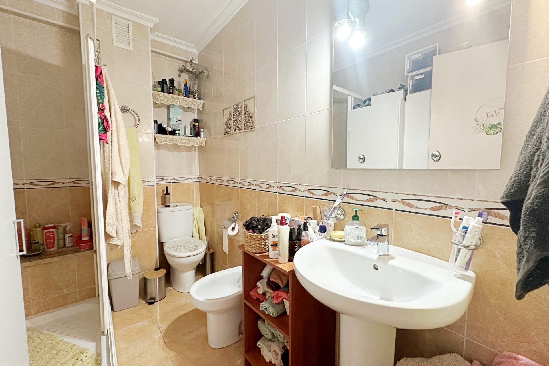 Revânzare - Apartament -
Torrevieja - Playa De Los Naufragos