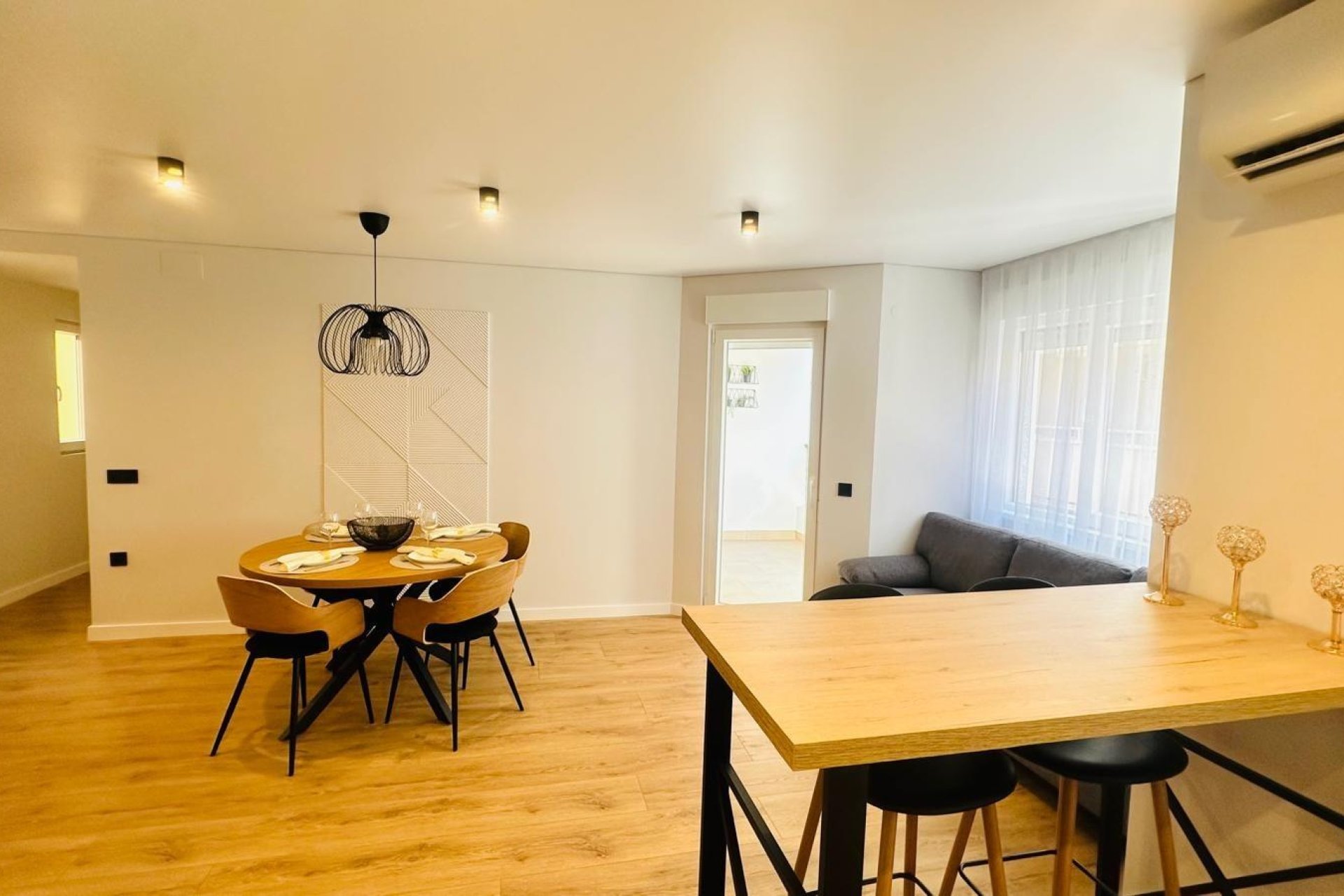 Revânzare - Apartament -
Torrevieja - Playa del Cura