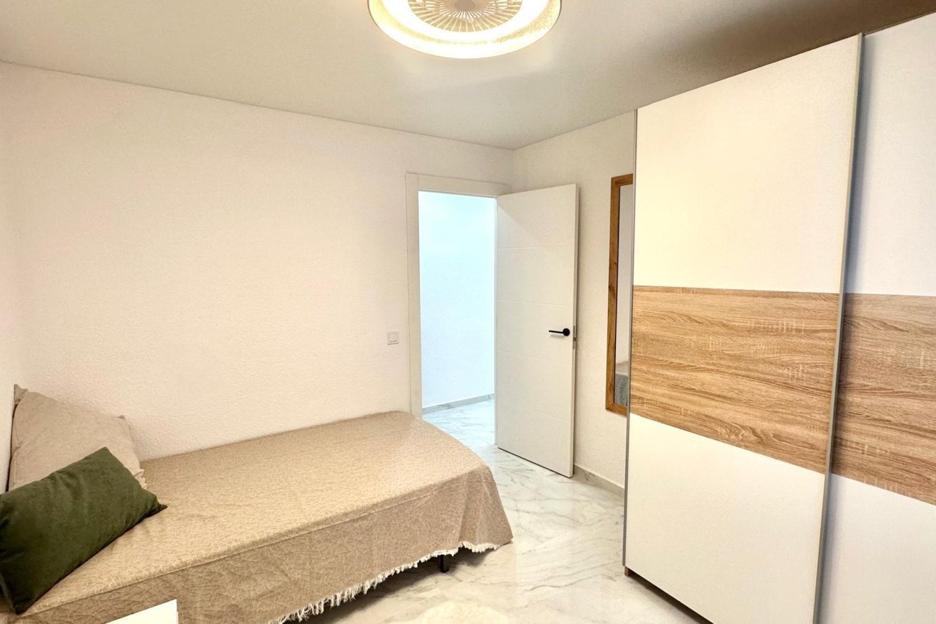 Revânzare - Apartament -
Torrevieja - Playa del Cura