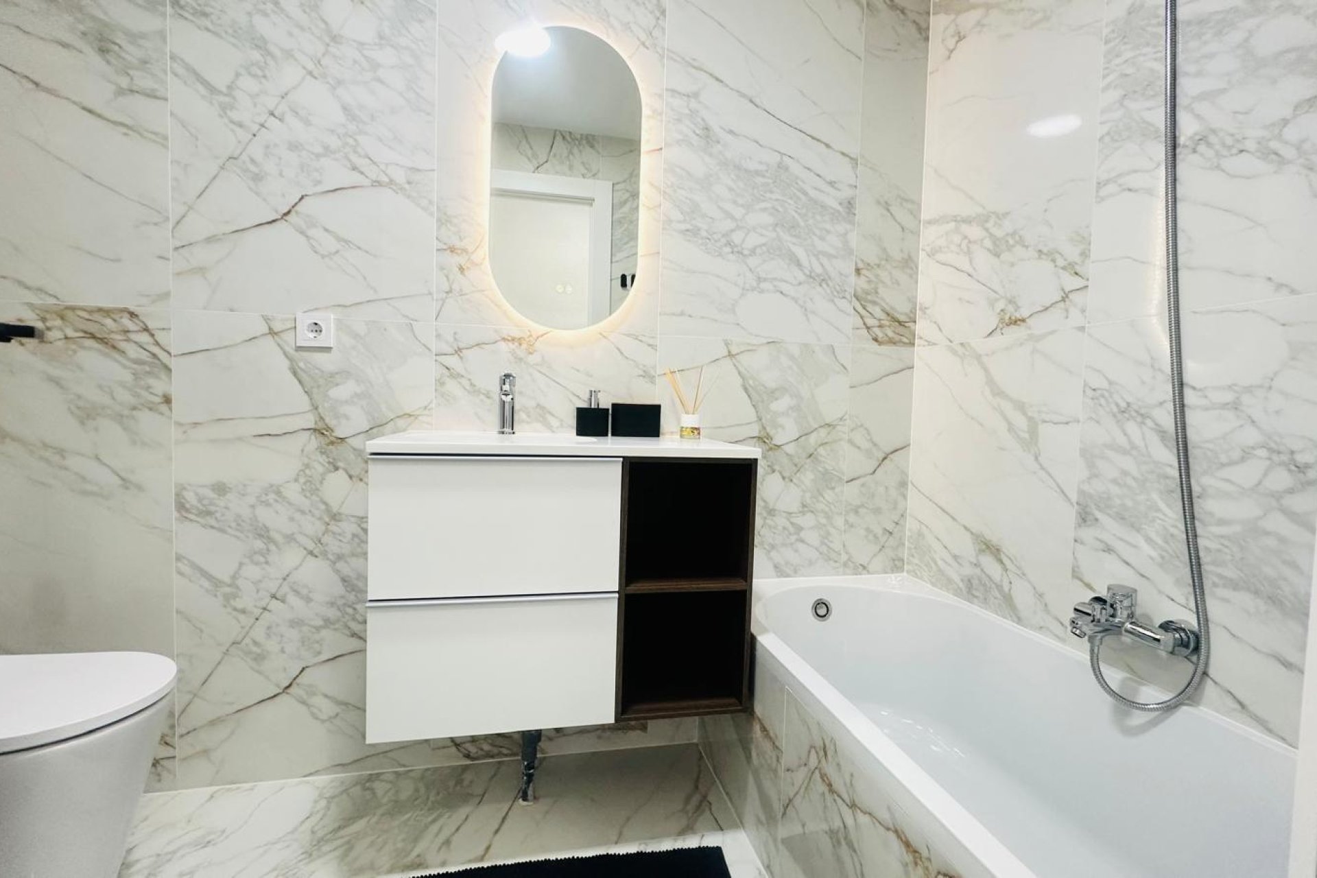 Revânzare - Apartament -
Torrevieja - Playa del Cura