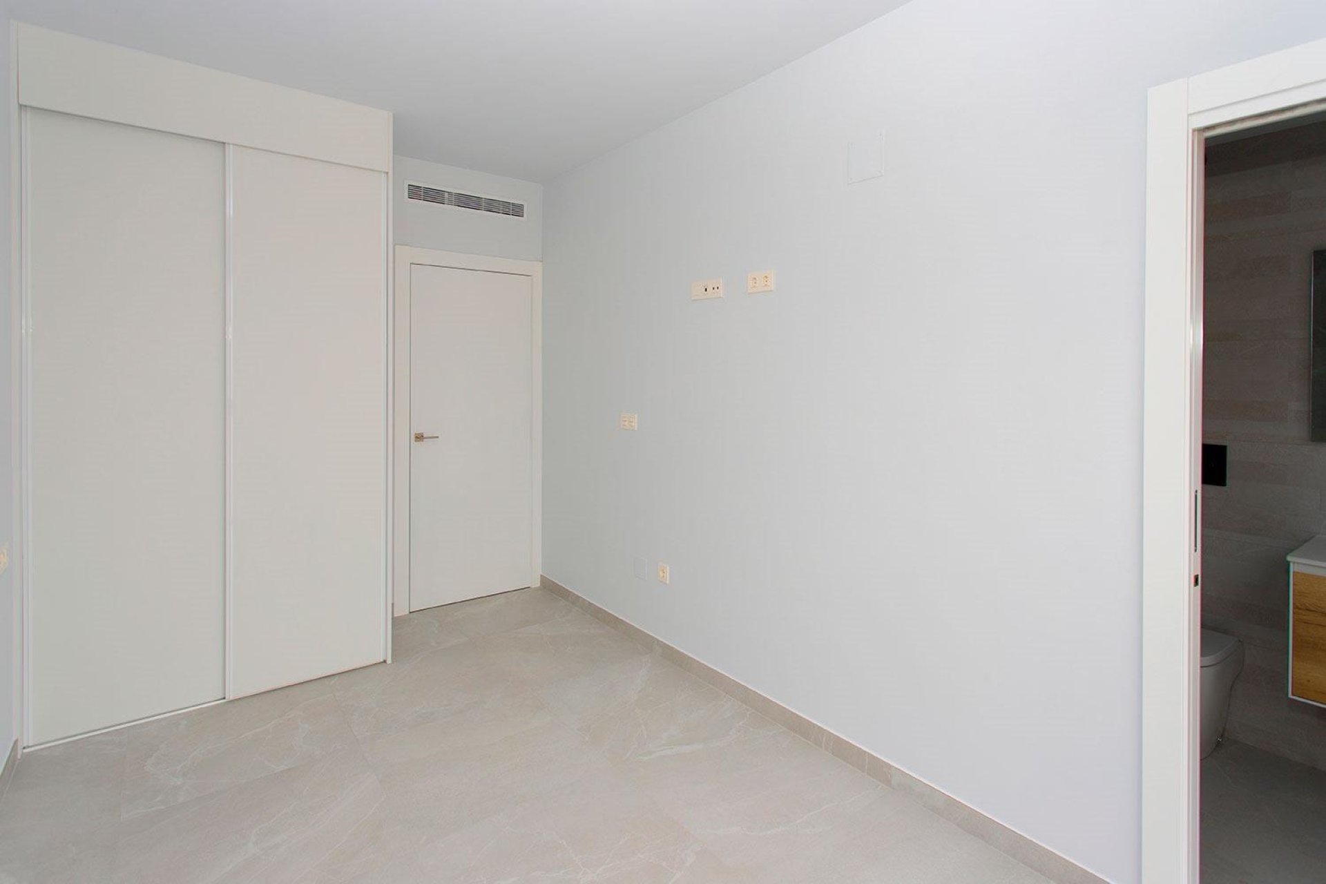 Revânzare - Apartament -
Torrevieja - Playa del Cura