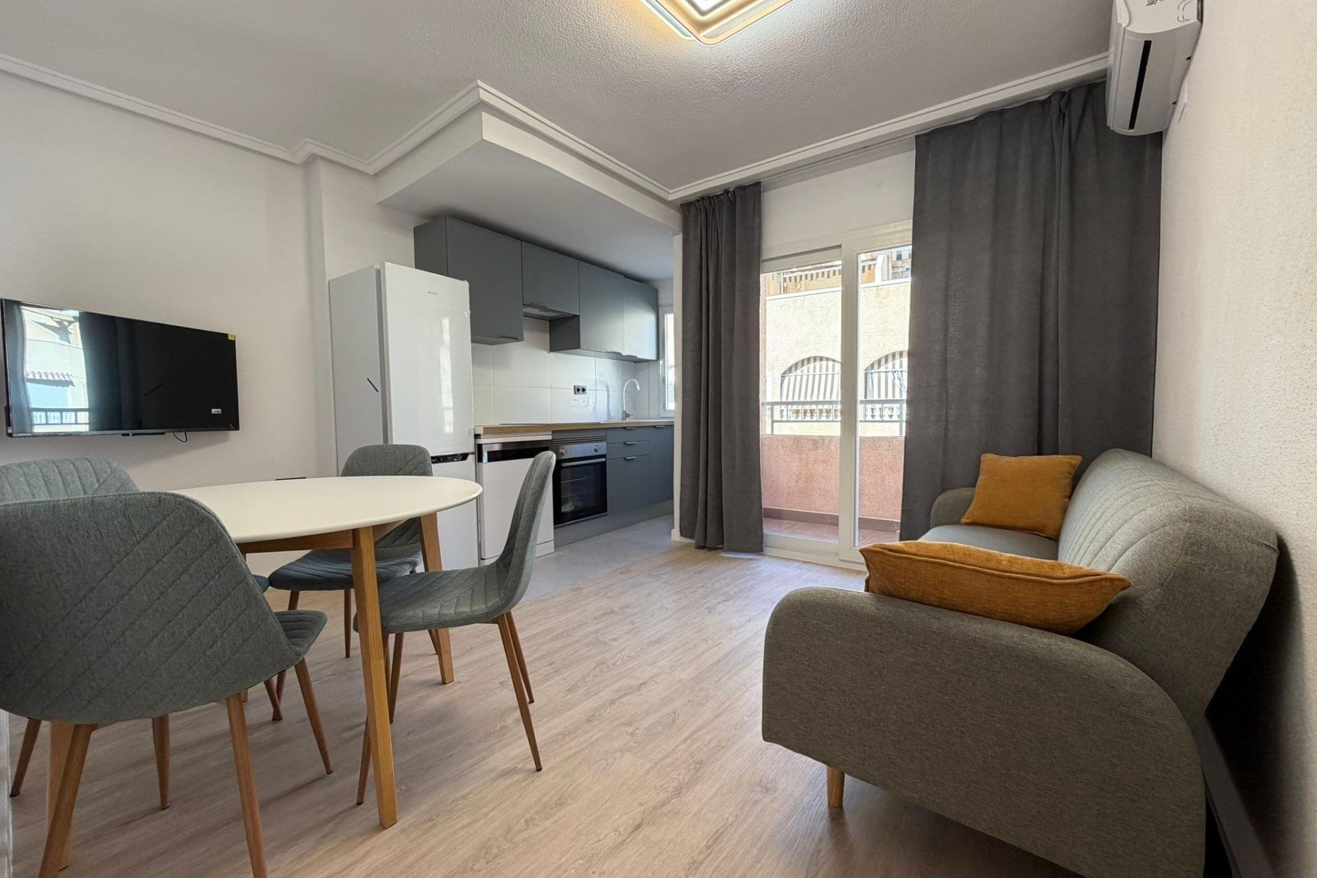 Revânzare - Apartament -
Torrevieja - Playa del Cura