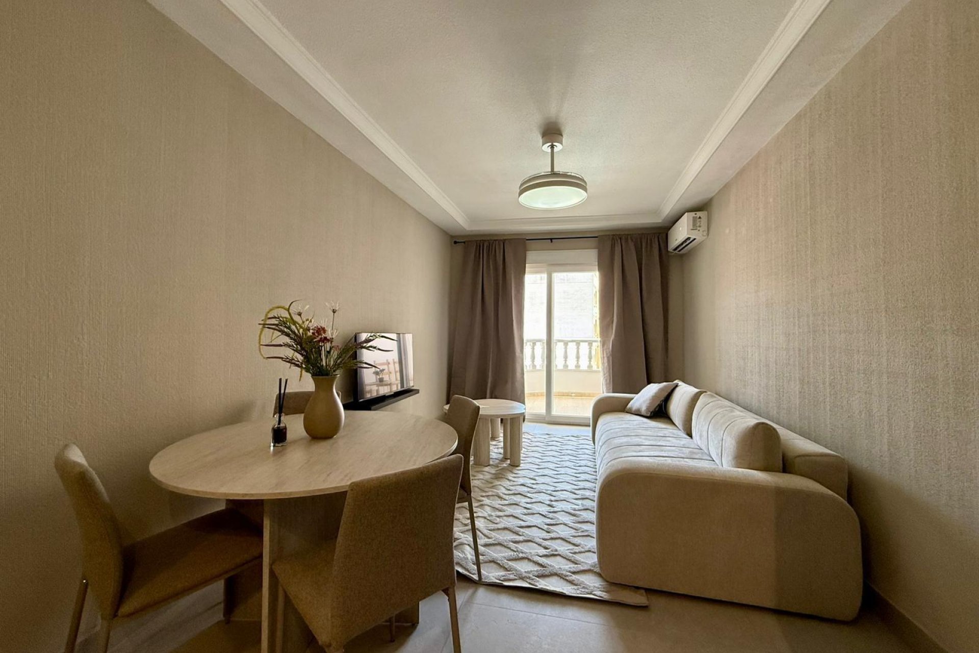 Revânzare - Apartament -
Torrevieja - Playa del Cura
