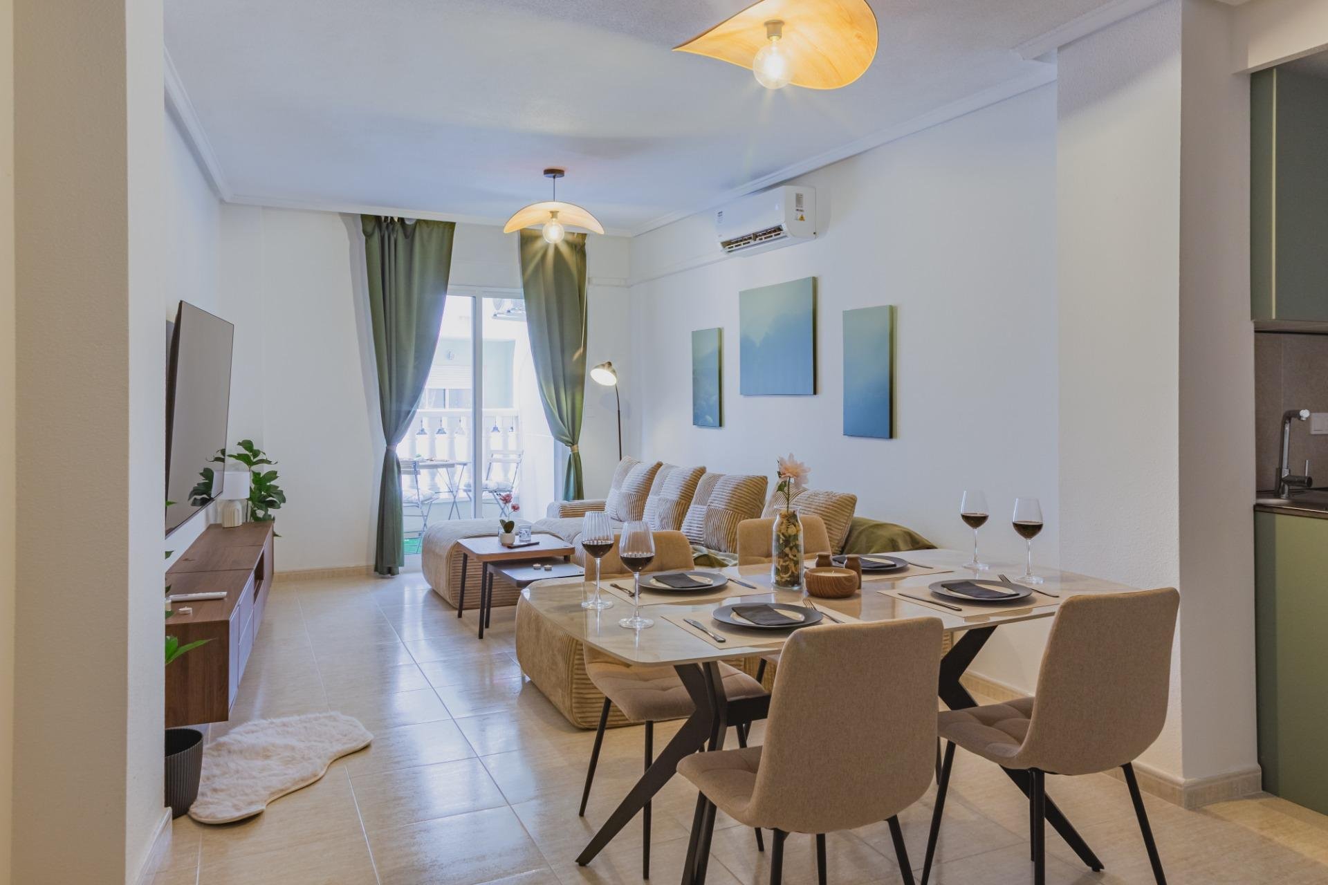 Revânzare - Apartament -
Torrevieja - Playa del Cura