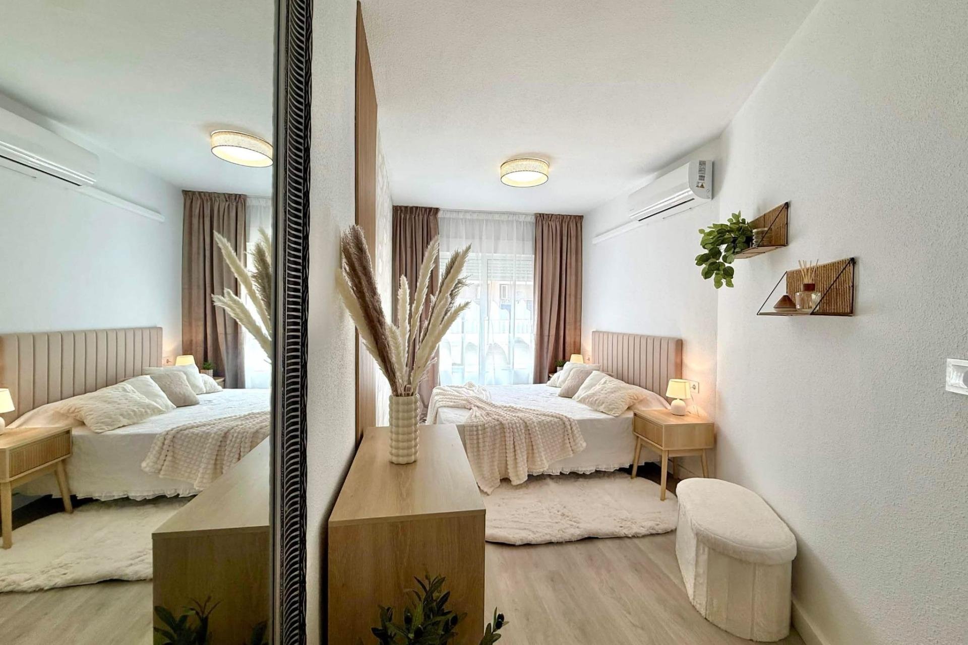 Revânzare - Apartament -
Torrevieja - Playa del Cura
