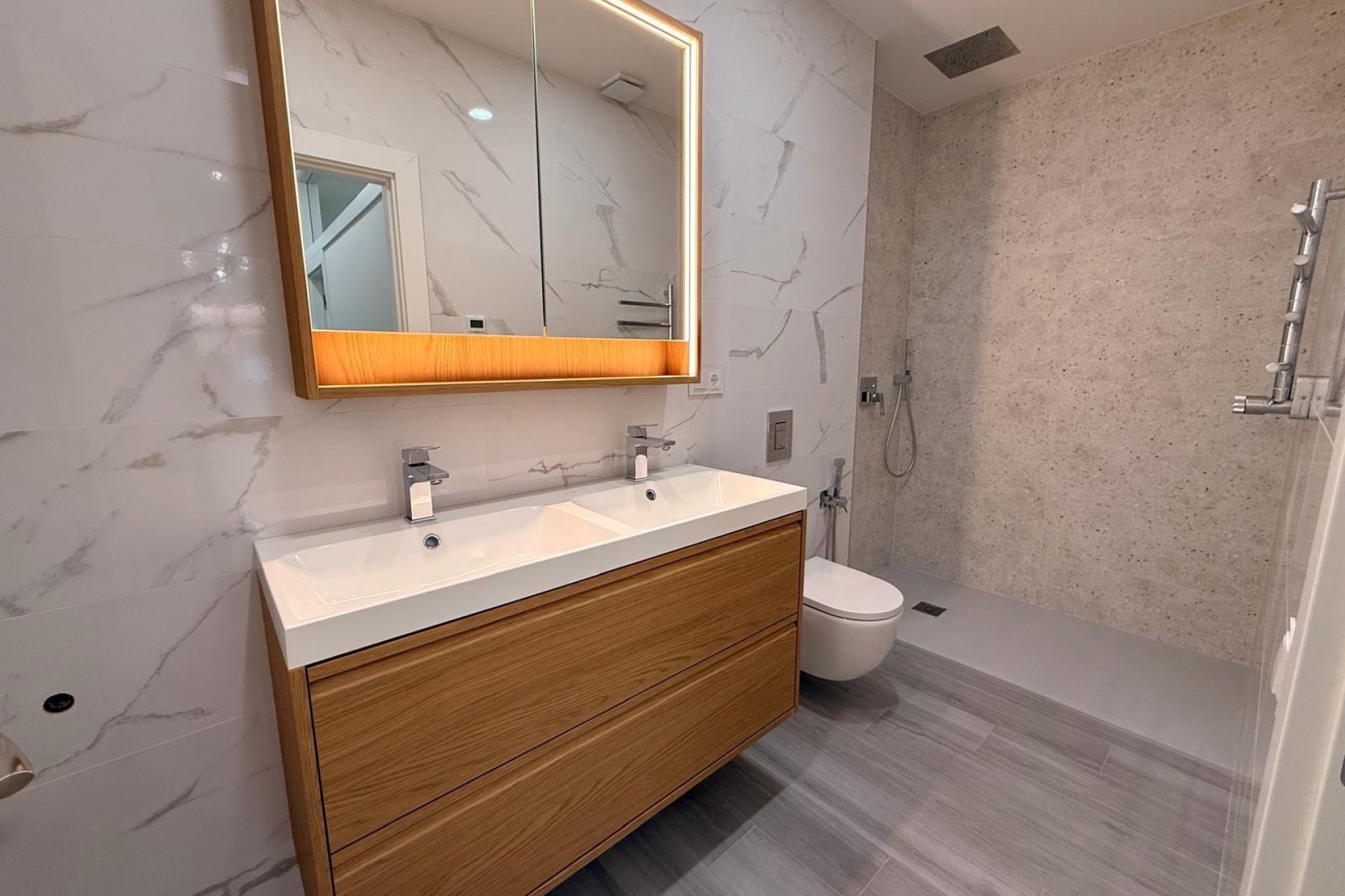 Revânzare - Apartament -
Torrevieja - Playa del Cura