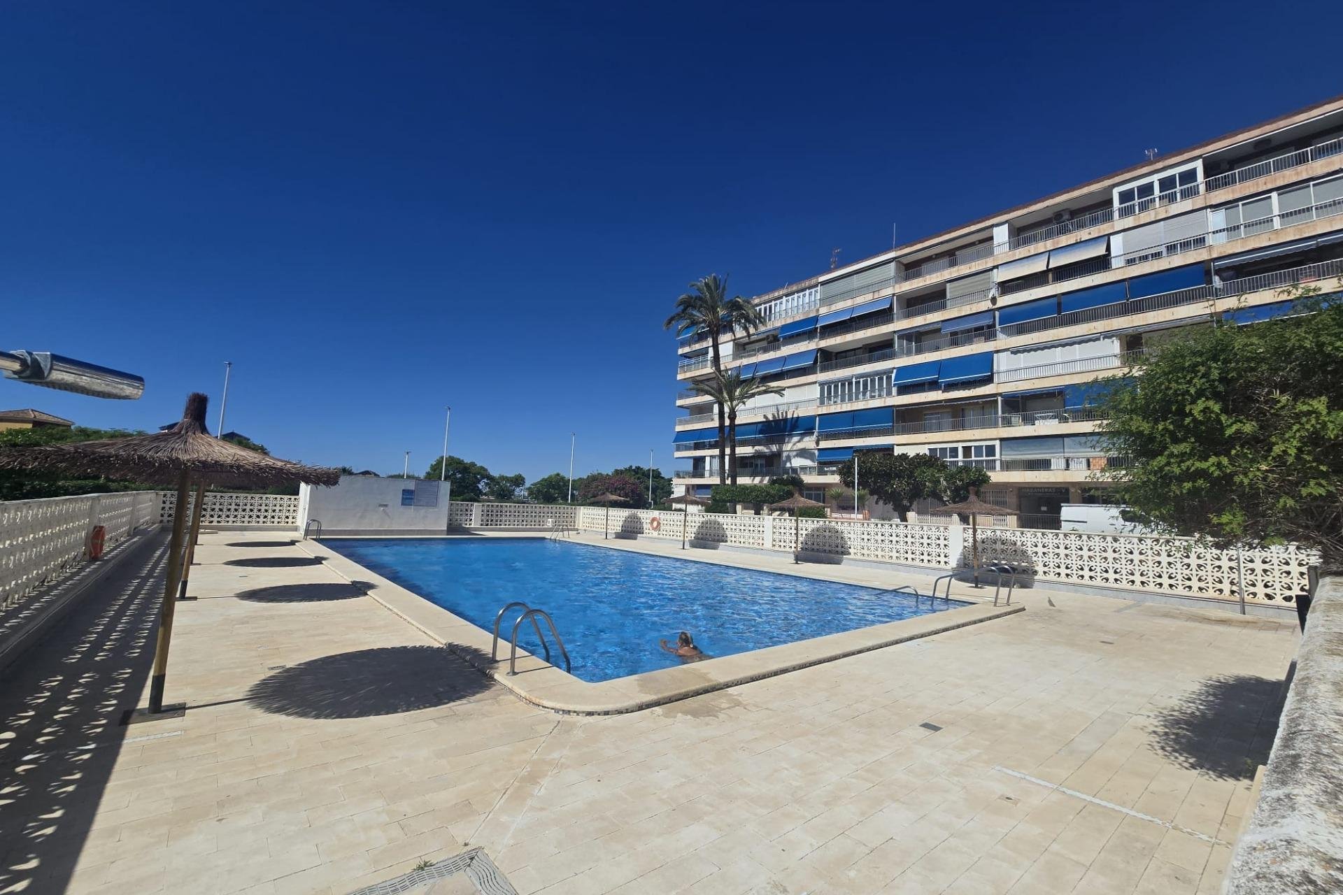 Revânzare - Apartament -
Torrevieja - Puerto Deportivo Marina Salinas