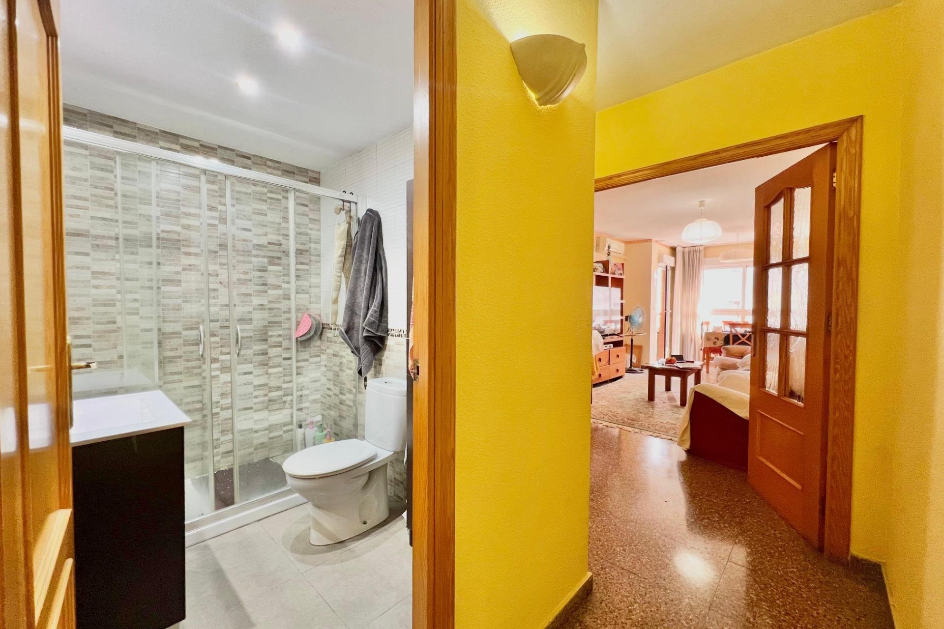 Revânzare - Apartament -
Torrevieja - Puerto Deportivo