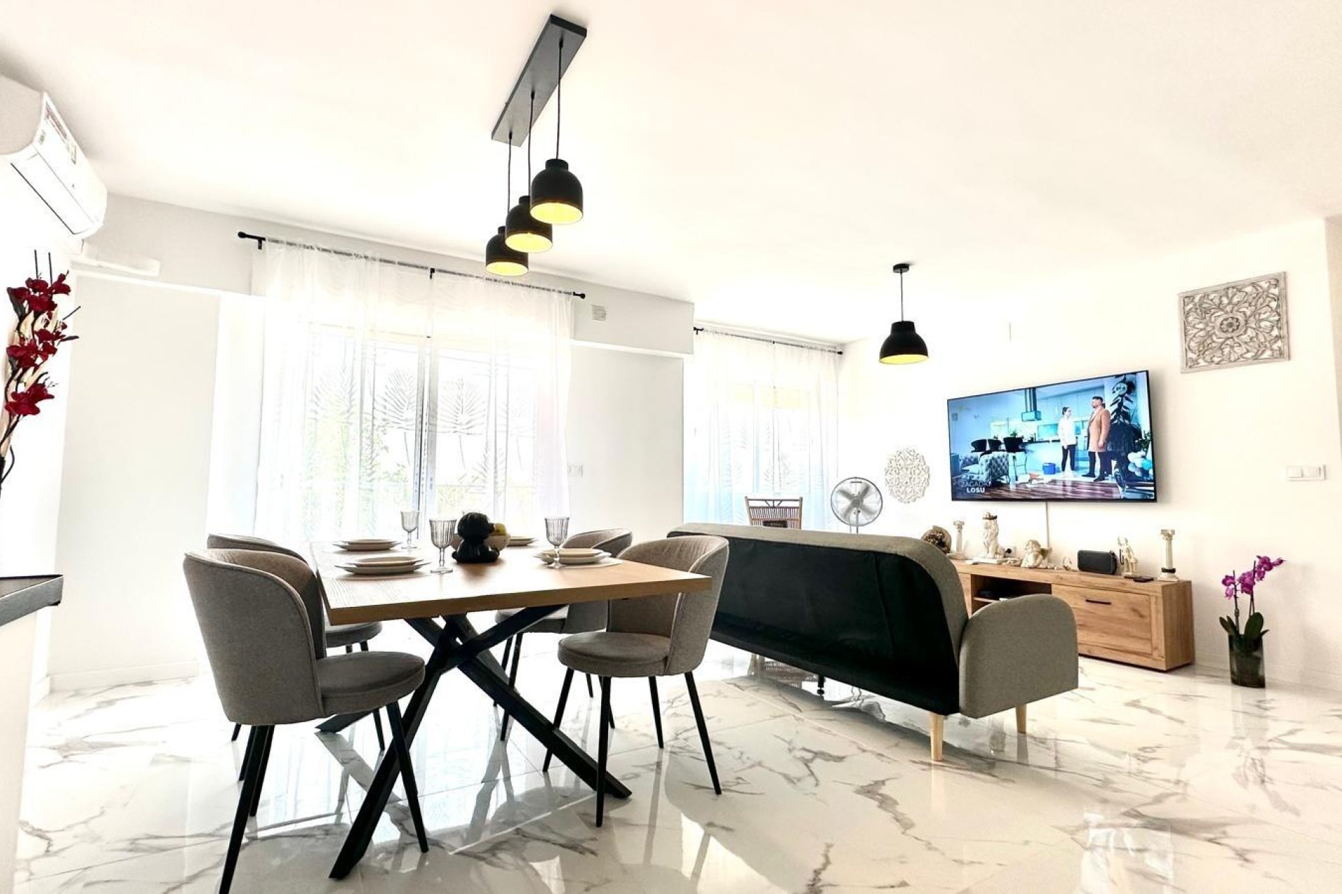 Revânzare - Apartament -
Torrevieja - Punta Prima