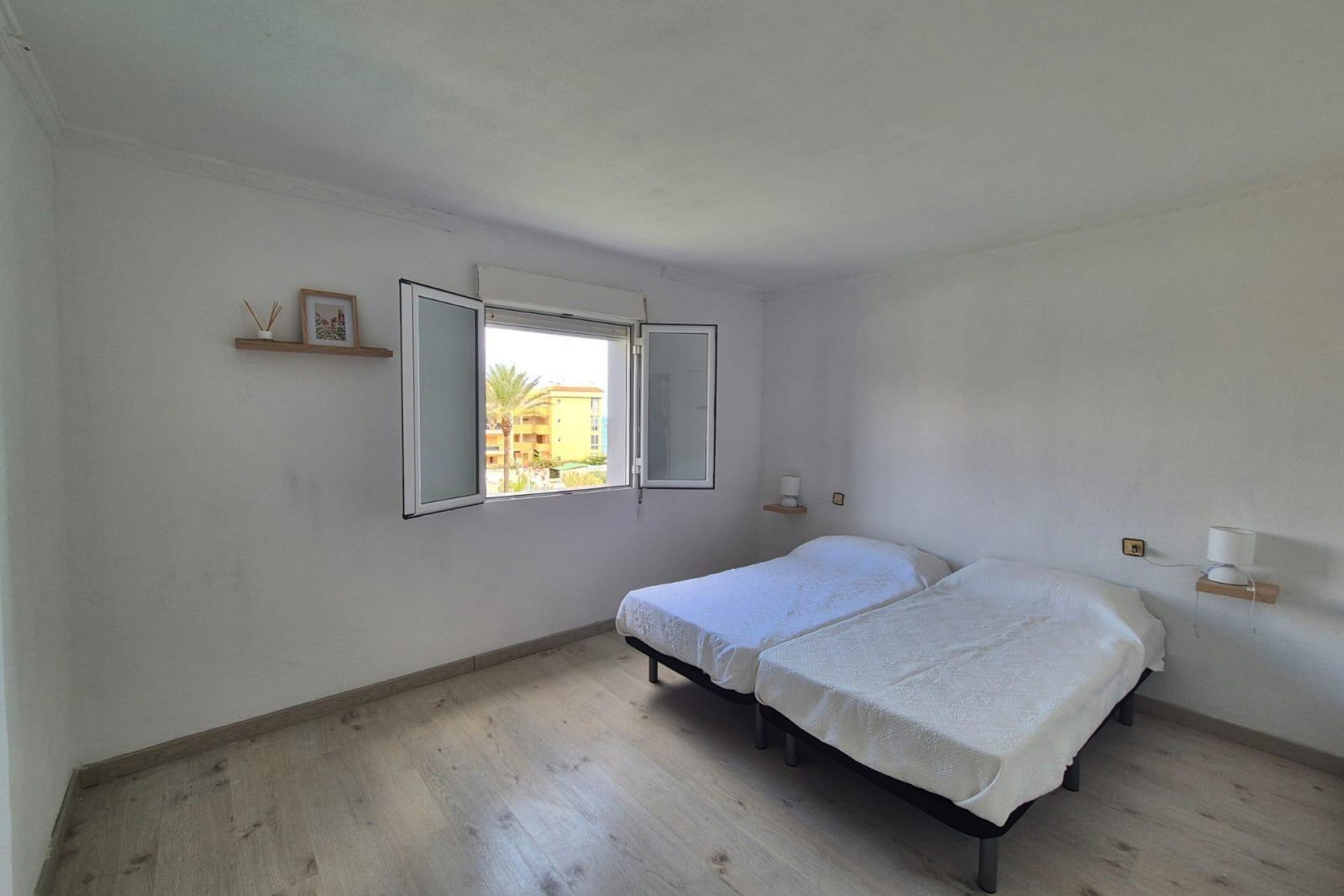 Revânzare - Apartament -
Torrevieja - Punta Prima