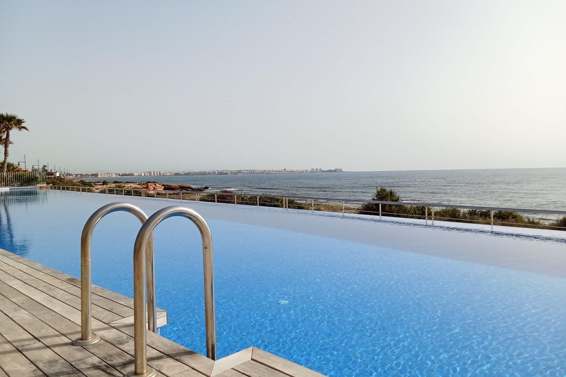 Revânzare - Apartament -
Torrevieja - Punta Prima