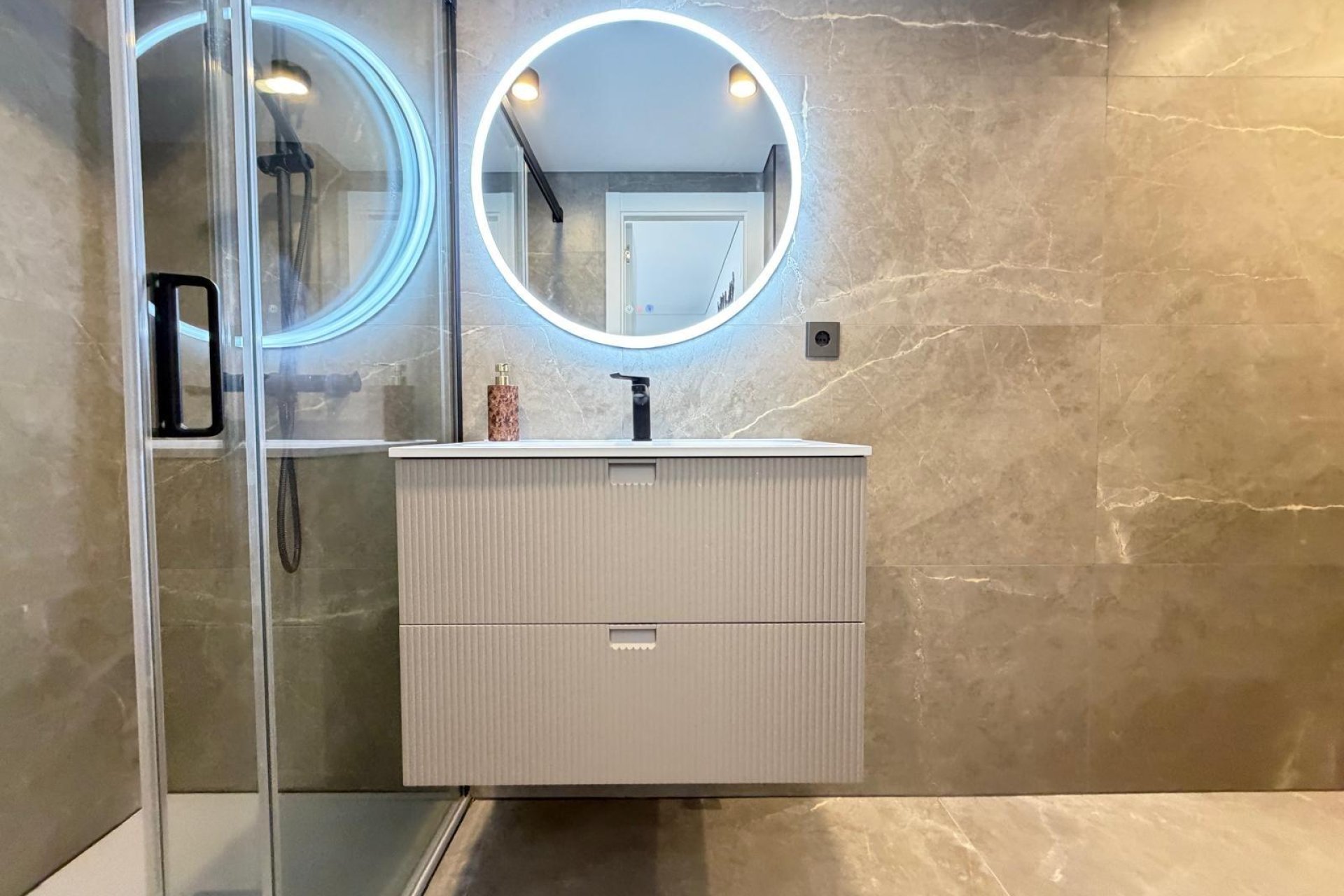 Revânzare - Apartament -
Torrevieja - Punta Prima