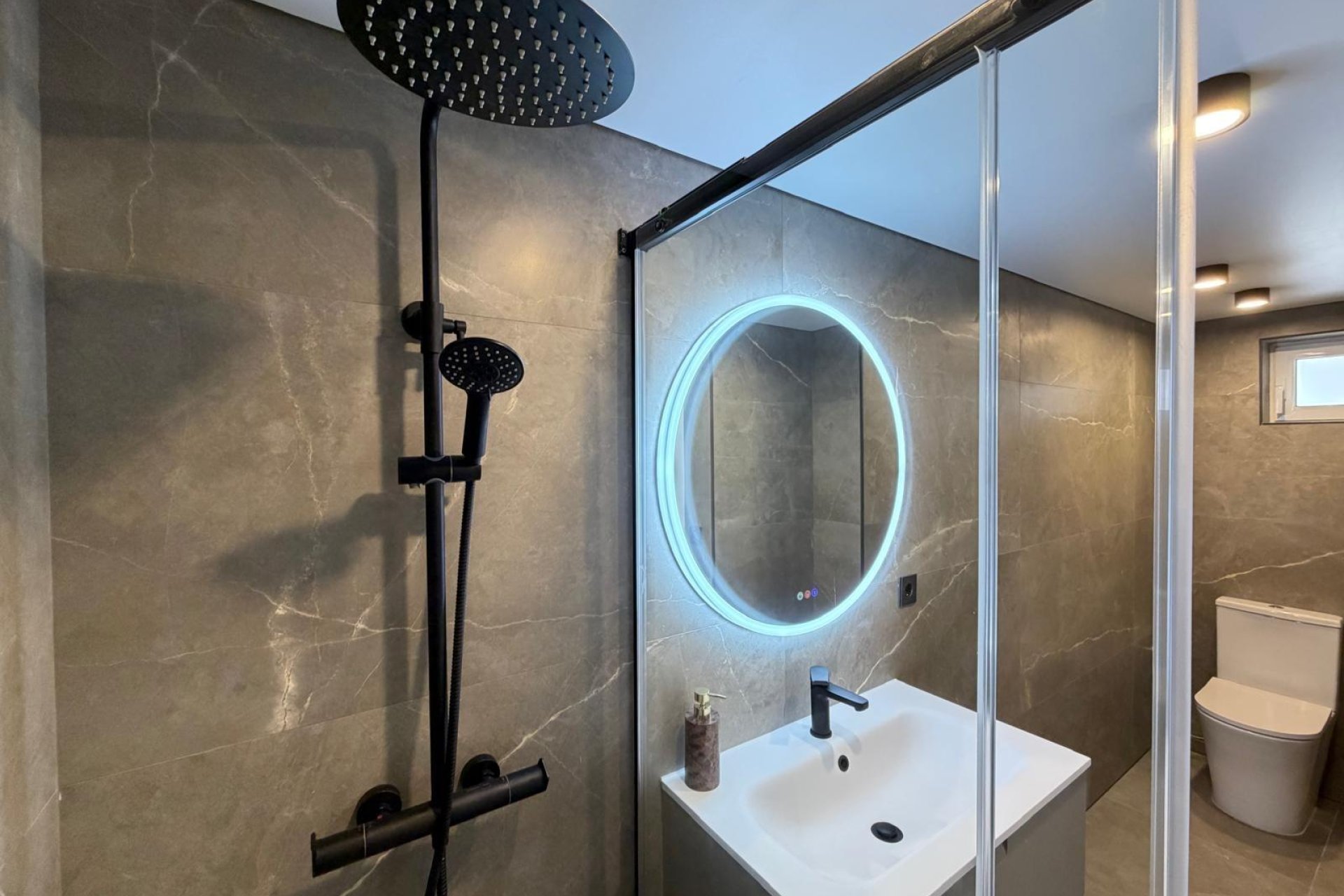 Revânzare - Apartament -
Torrevieja - Punta Prima