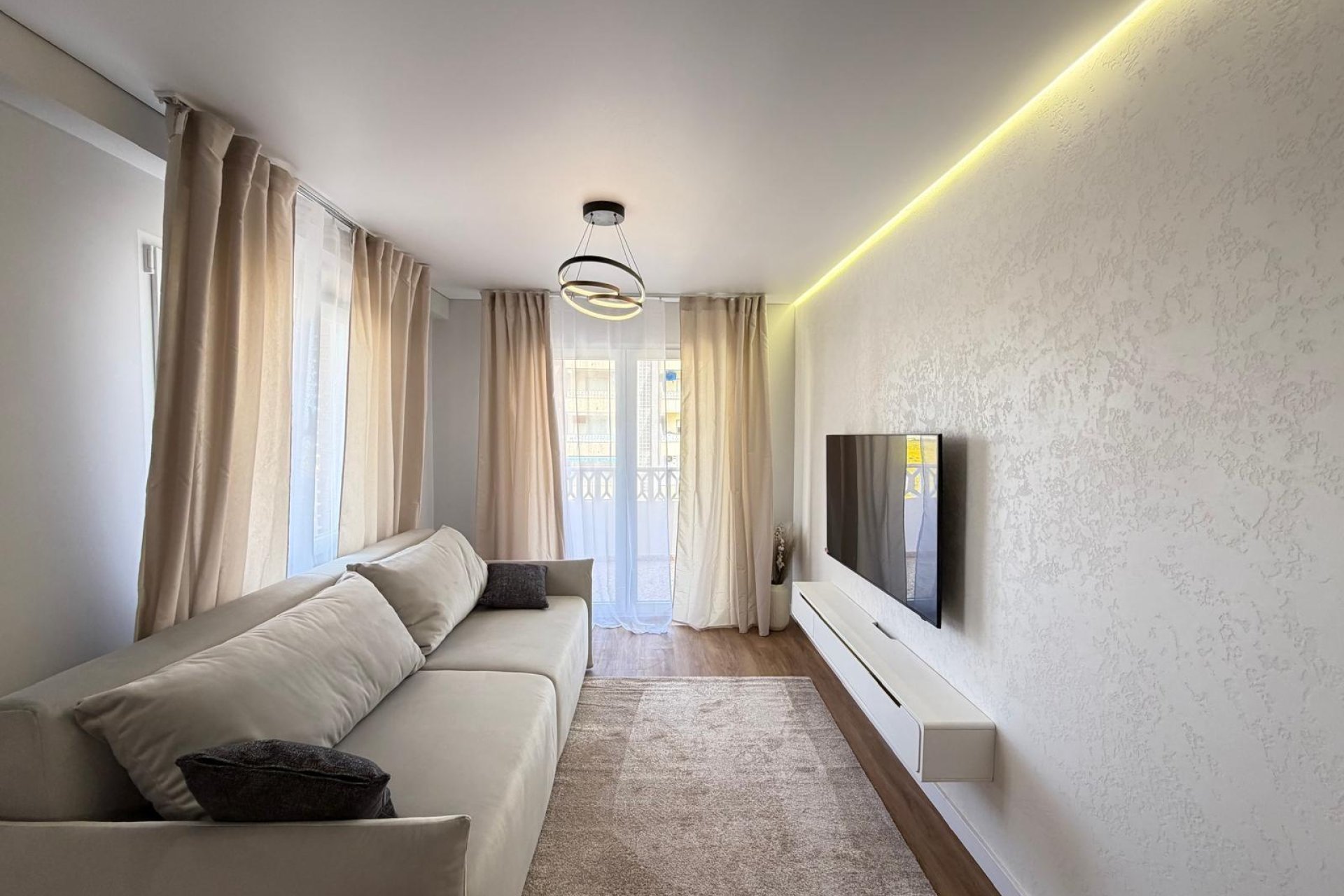Revânzare - Apartament -
Torrevieja - Punta Prima