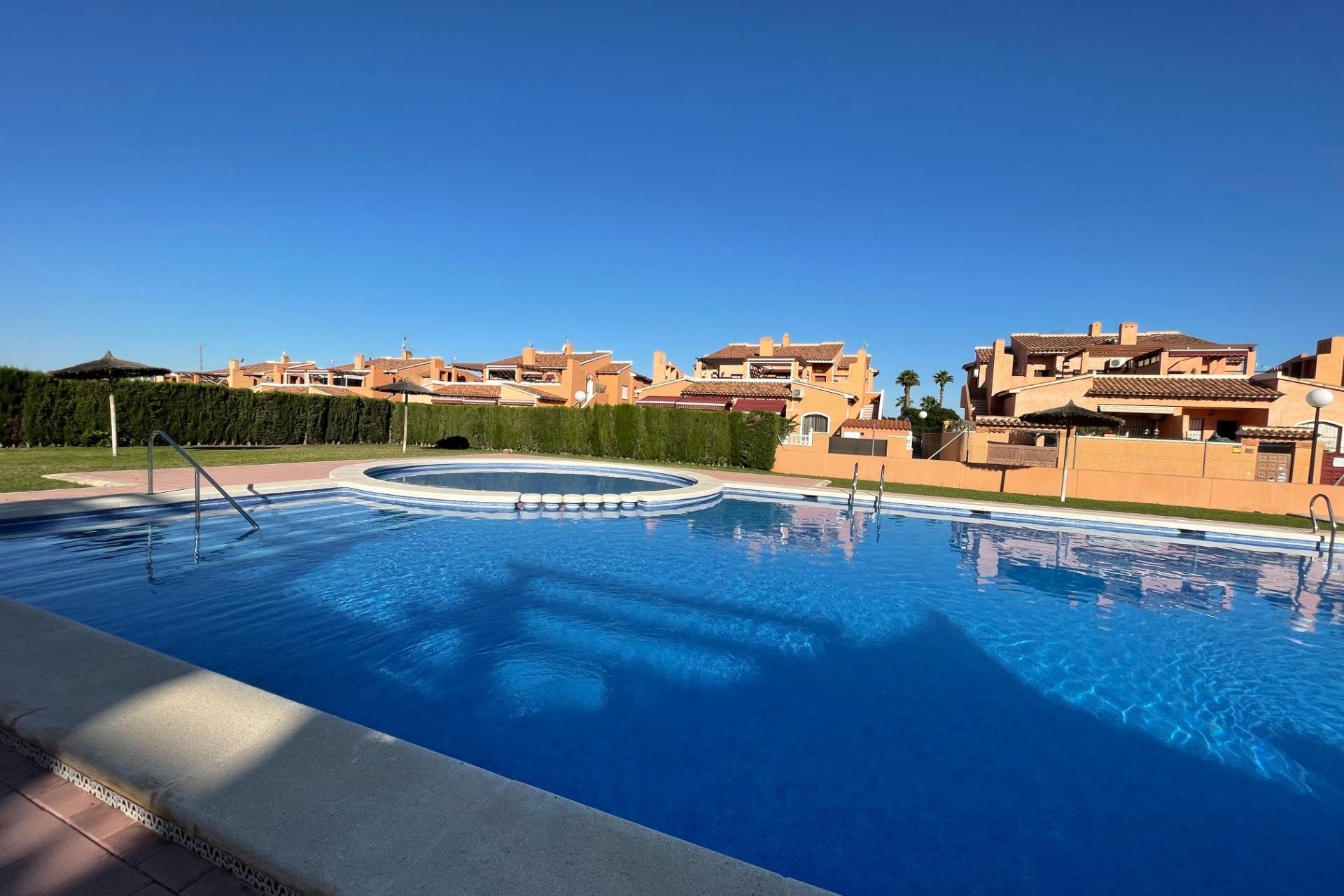 Revânzare - Apartament -
Torrevieja - Rosaleda-los Frutales