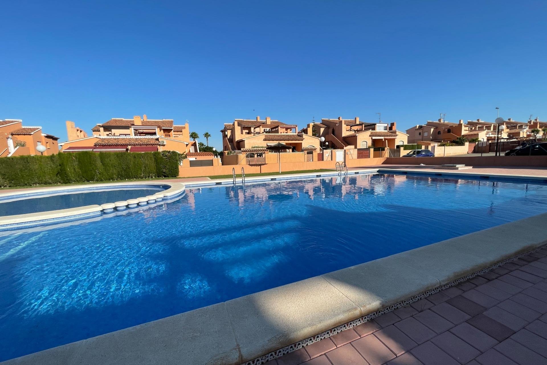Revânzare - Apartament -
Torrevieja - Rosaleda-los Frutales