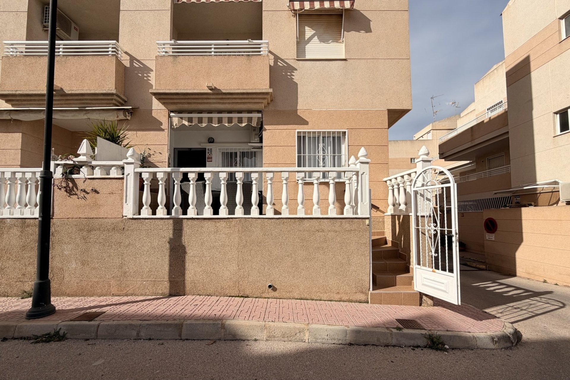 Revânzare - Apartament -
Torrevieja - Urb. Calas Blancas III