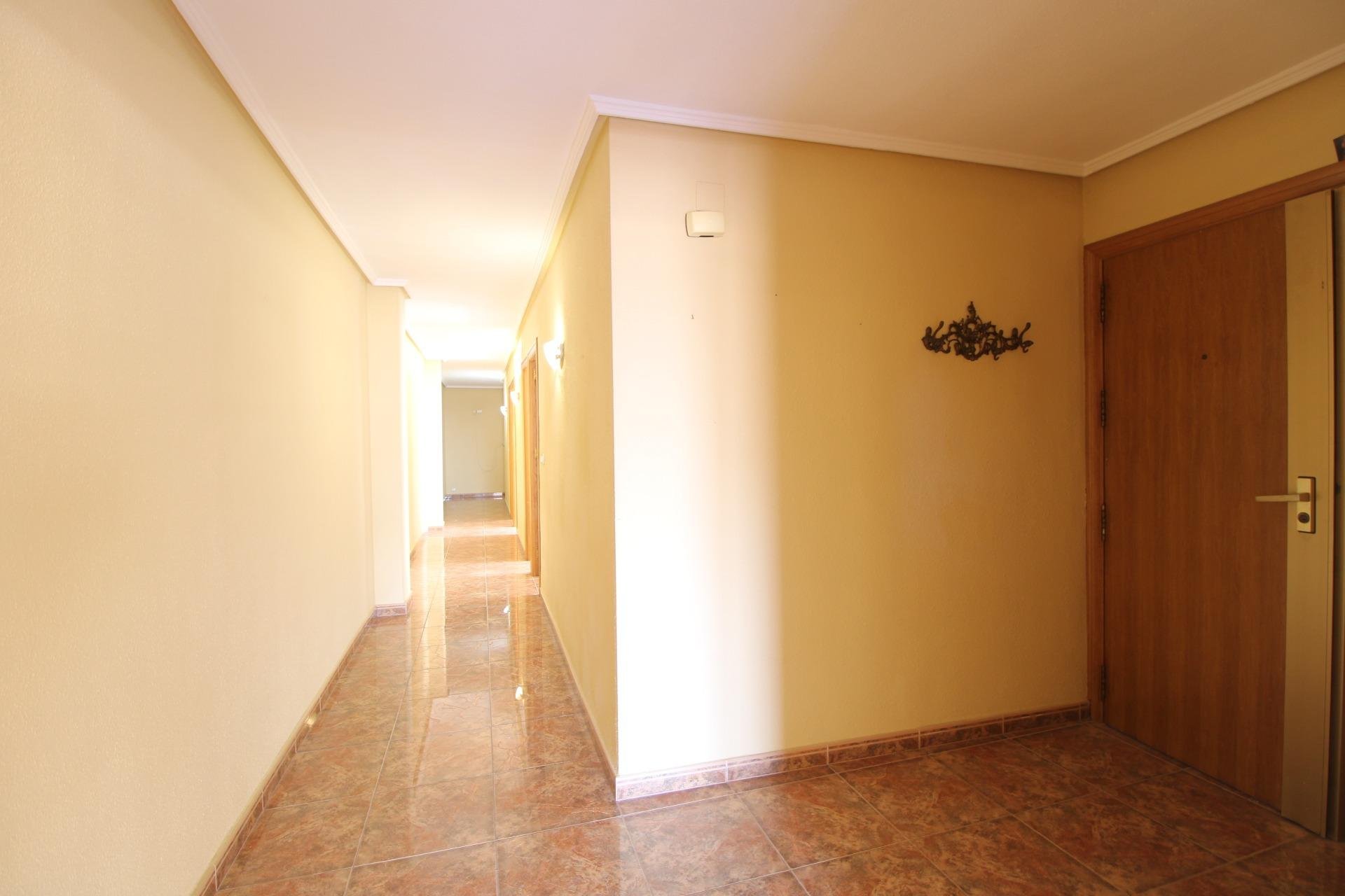 Revânzare - Apartament -
Torrevieja