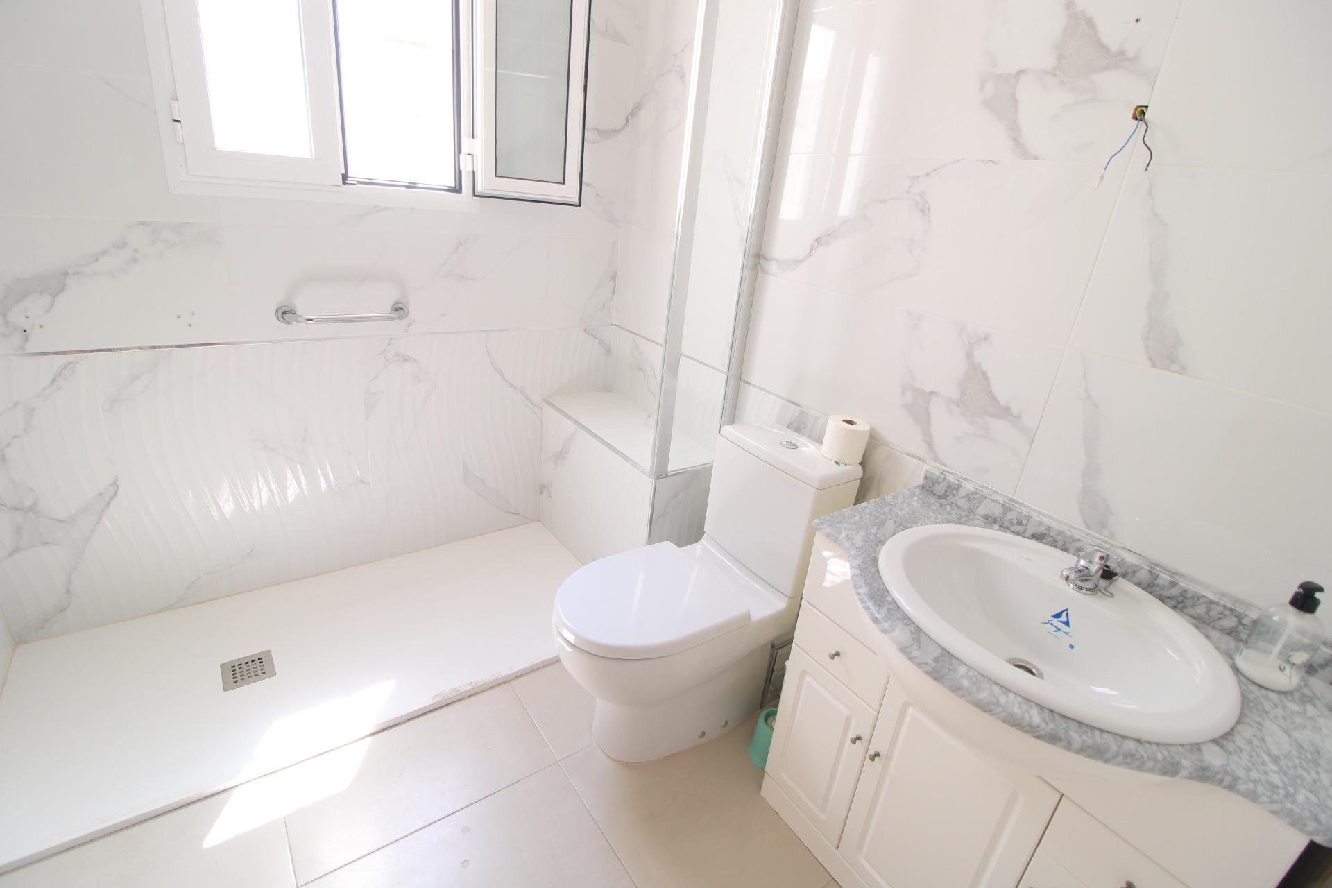 Revânzare - Apartament -
Torrevieja