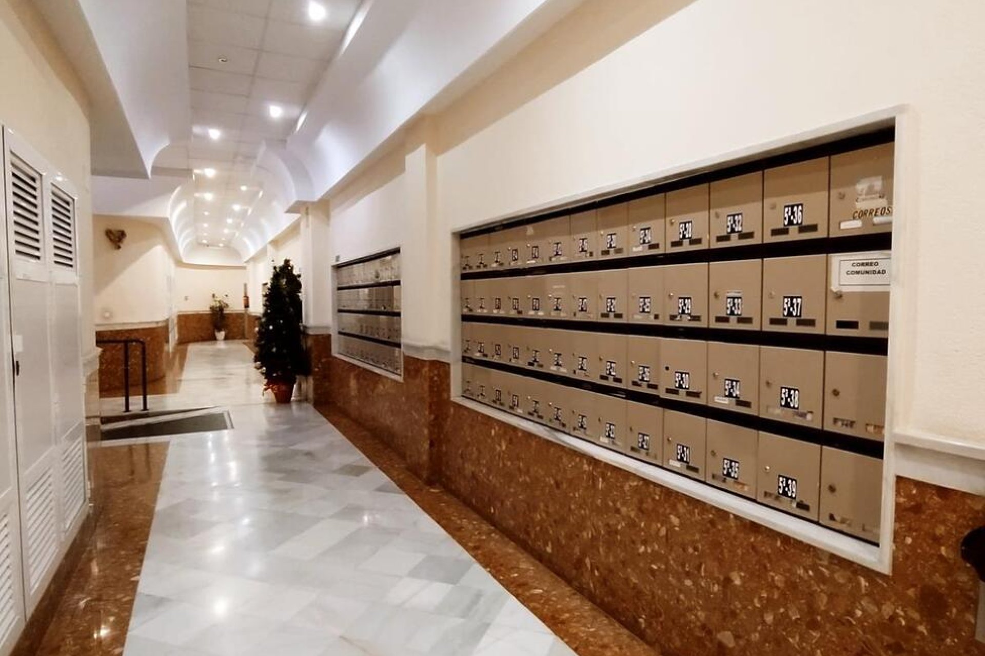 Revânzare - Apartament -
Torrevieja