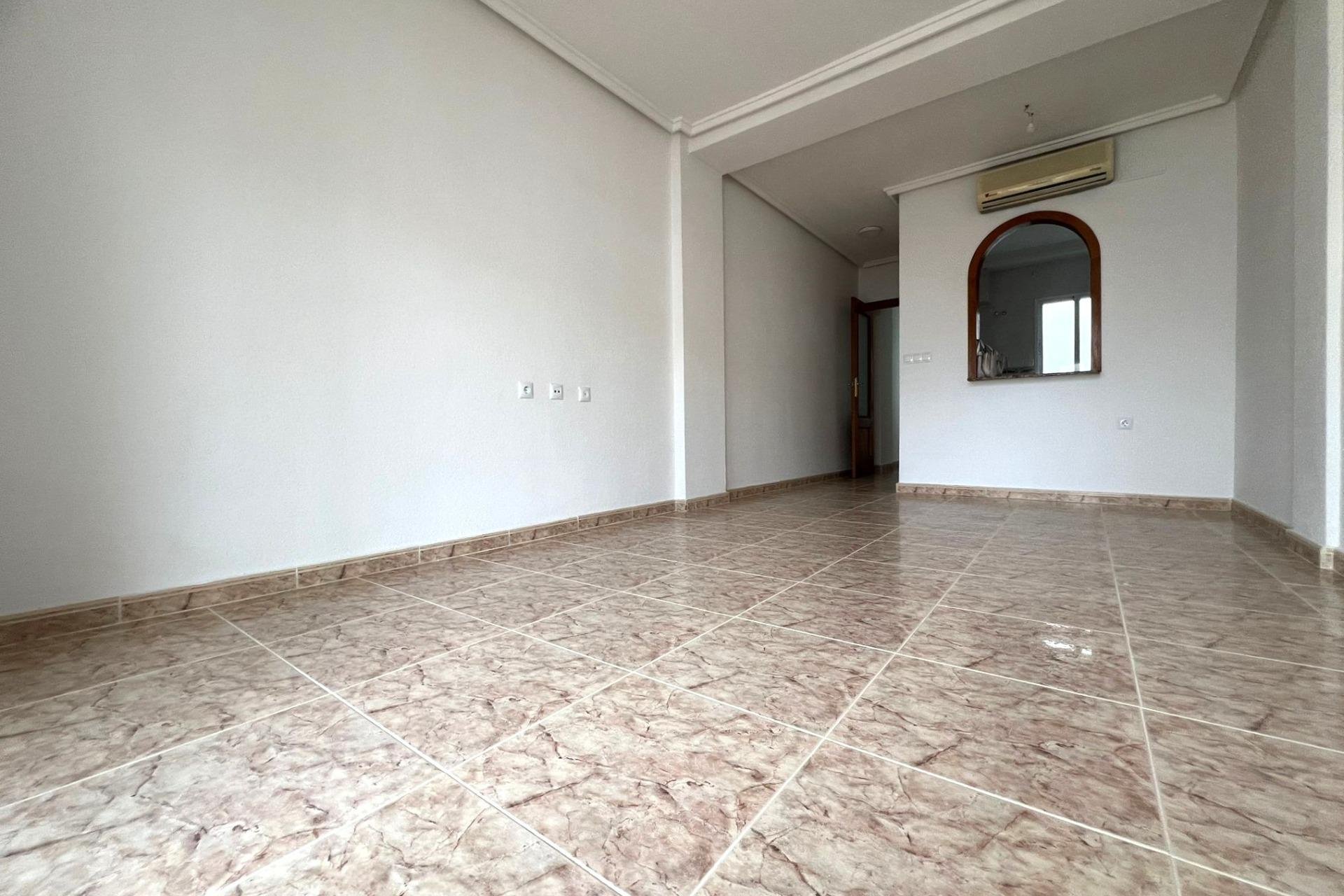 Revânzare - Apartament -
Torrevieja