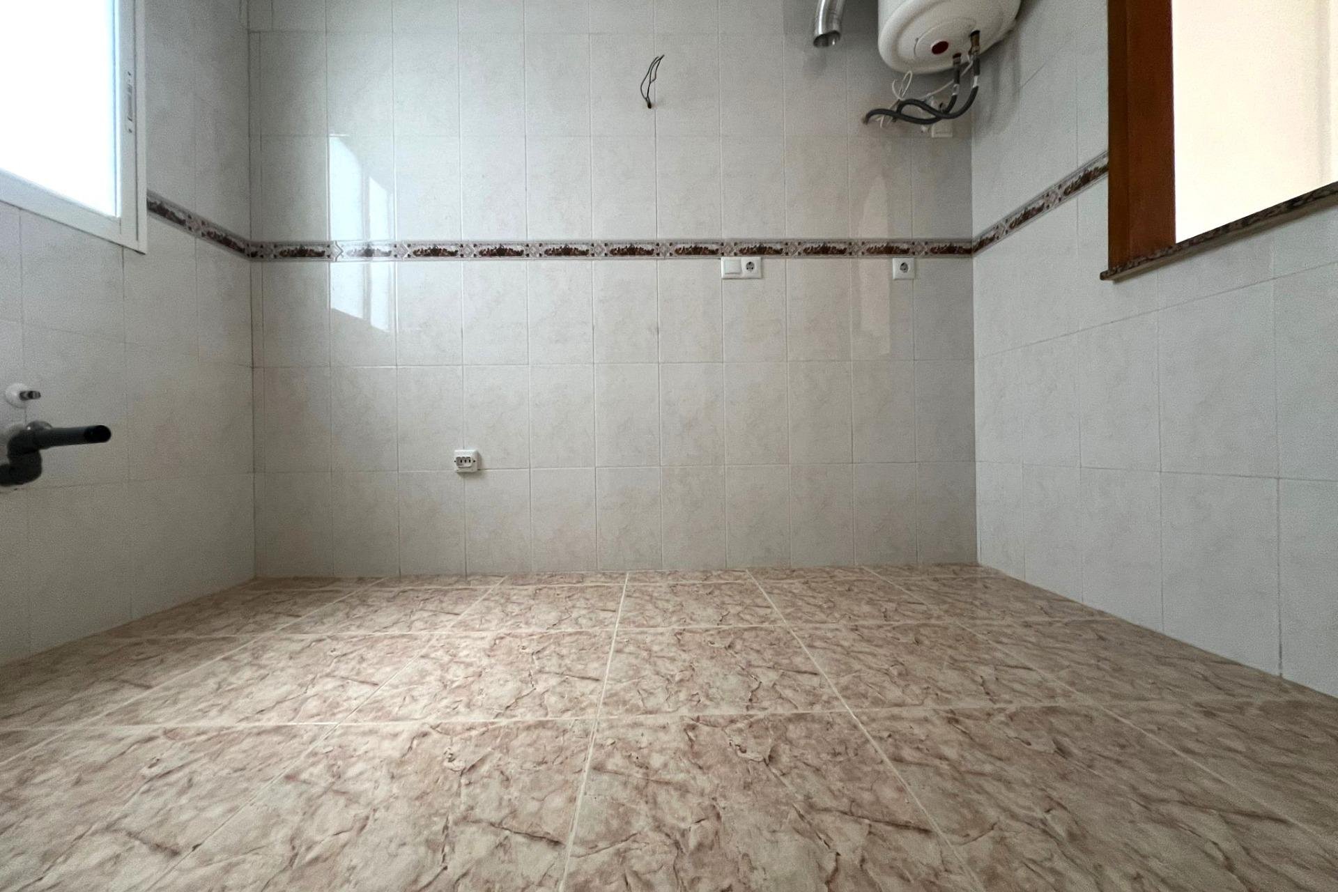 Revânzare - Apartament -
Torrevieja