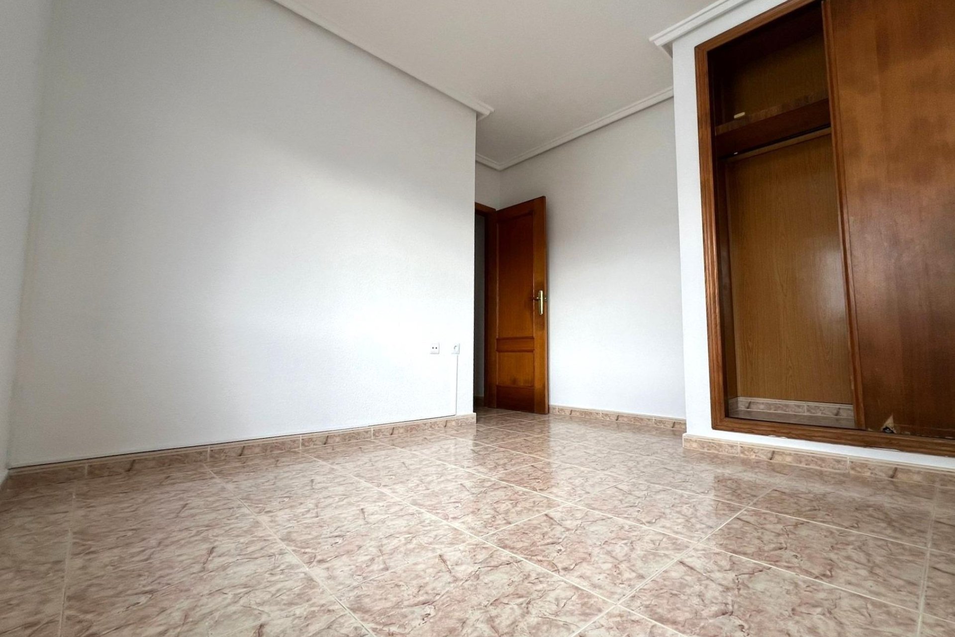 Revânzare - Apartament -
Torrevieja