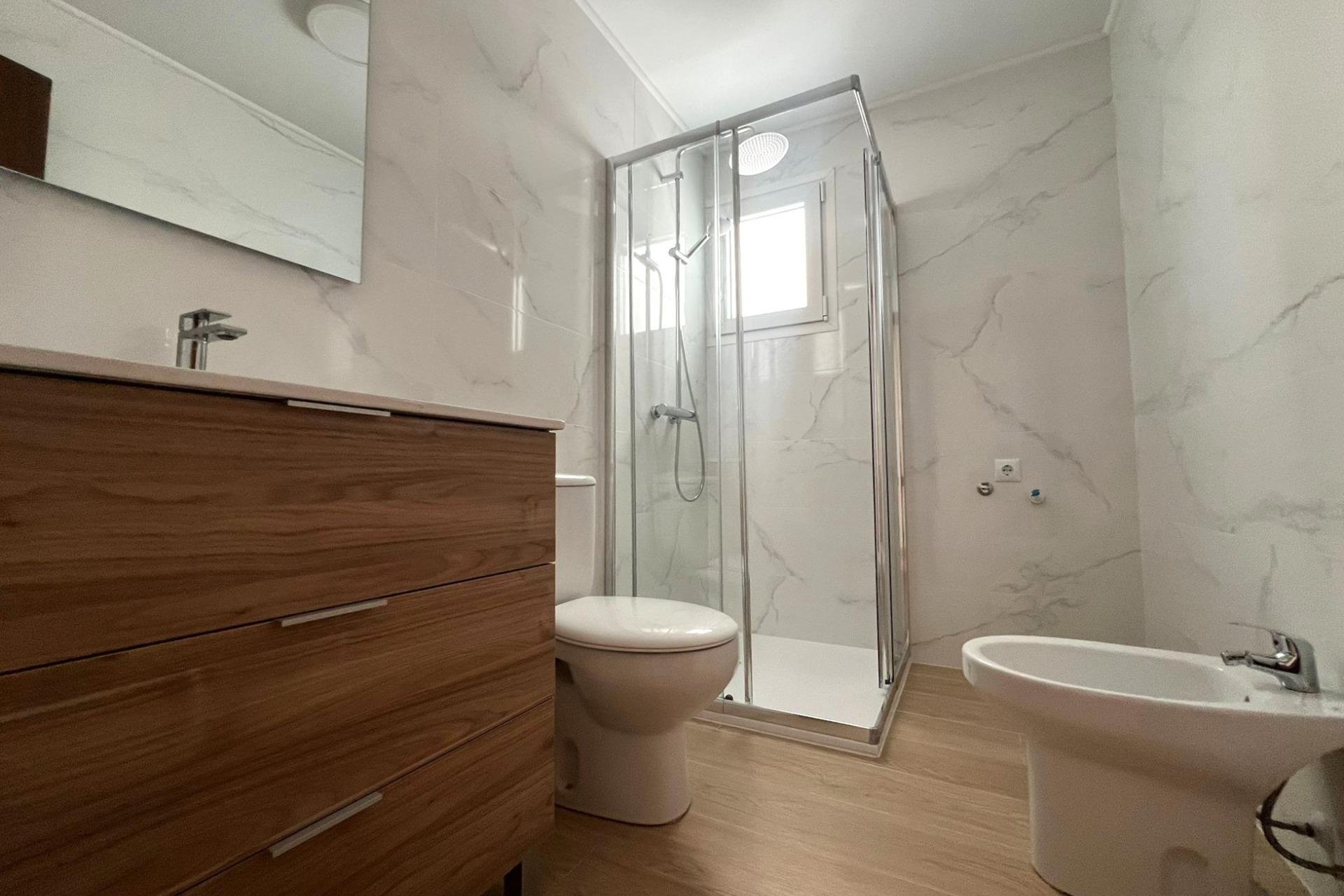 Revânzare - Apartament -
Torrevieja