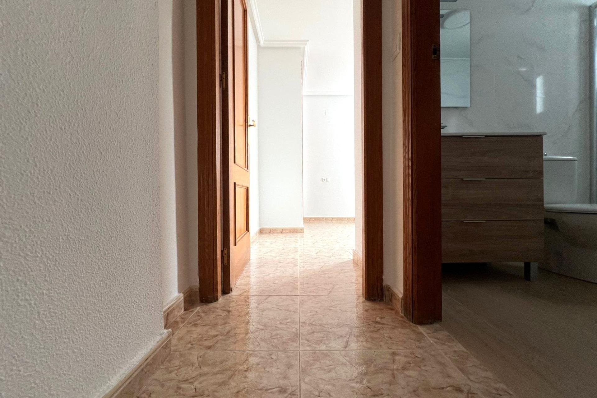 Revânzare - Apartament -
Torrevieja