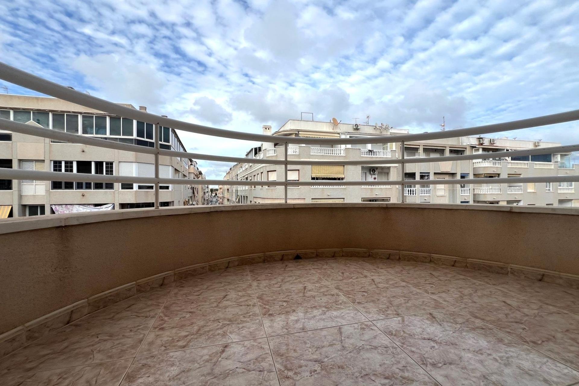 Revânzare - Apartament -
Torrevieja