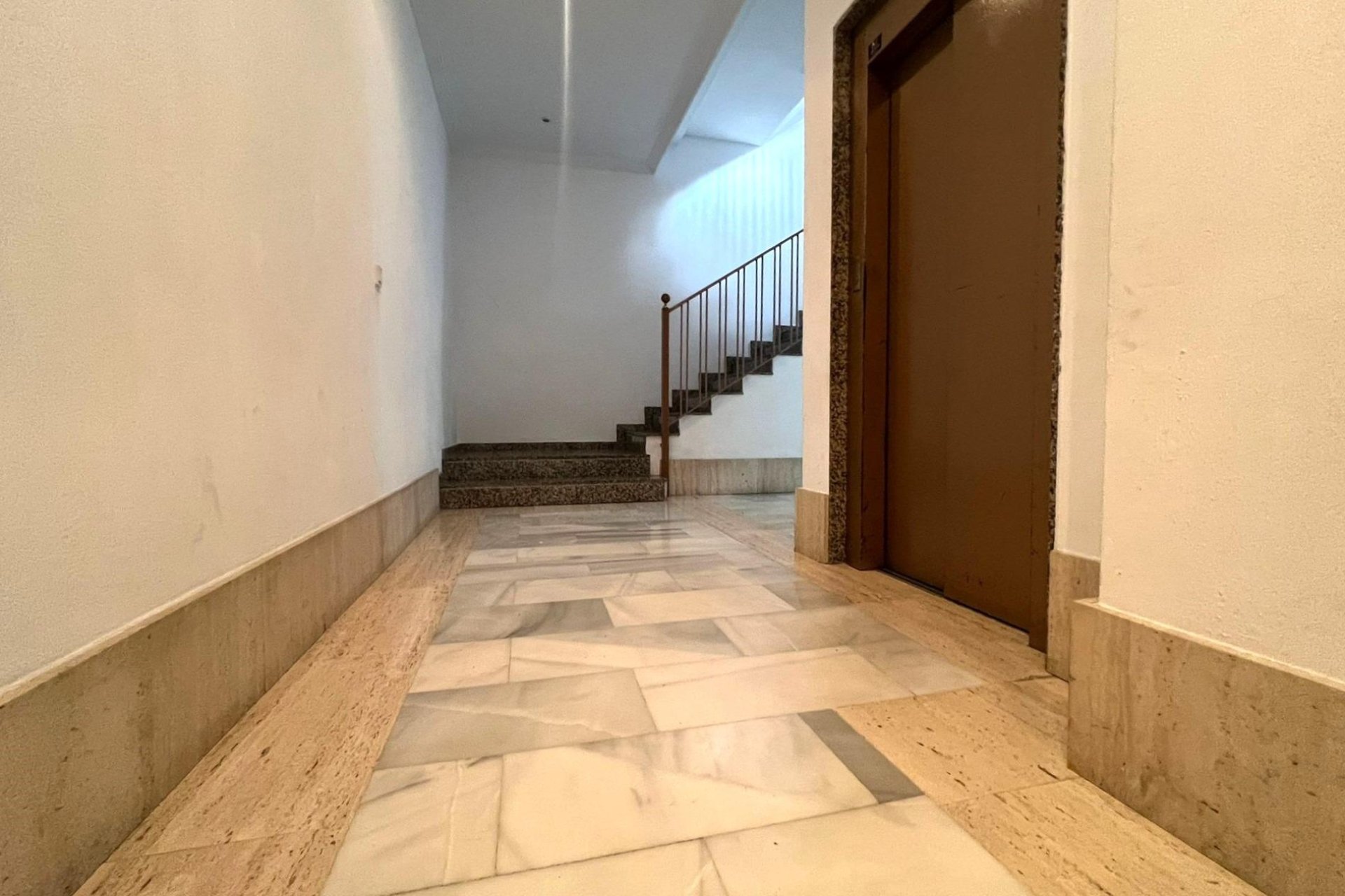 Revânzare - Apartament -
Torrevieja