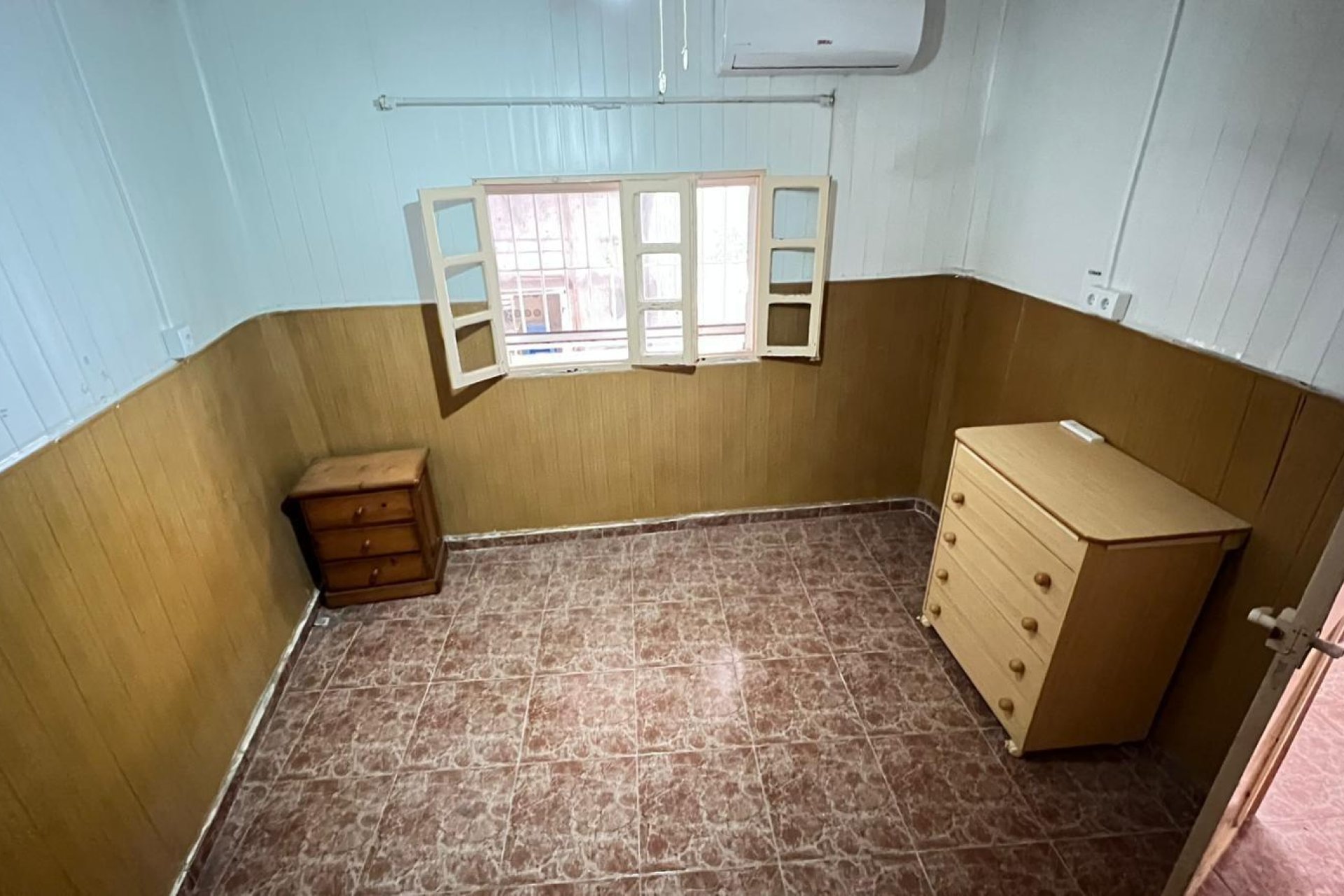 Revânzare - Apartament -
Torrevieja