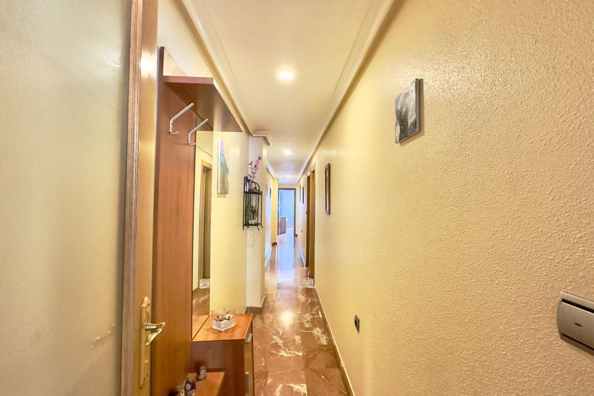 Revânzare - Apartament -
Torrevieja