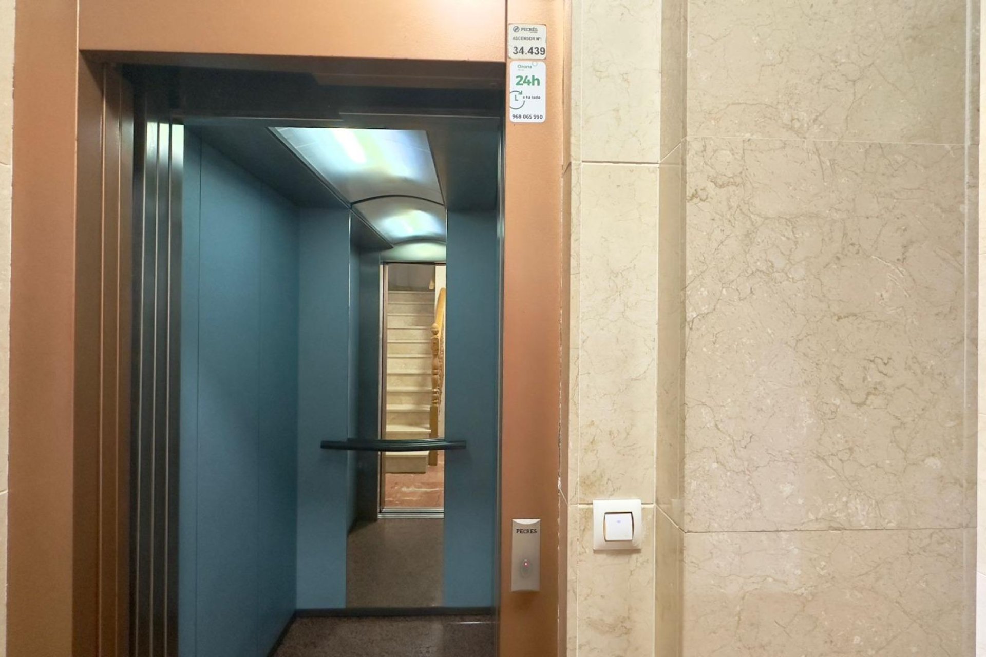 Revânzare - Apartament -
Torrevieja