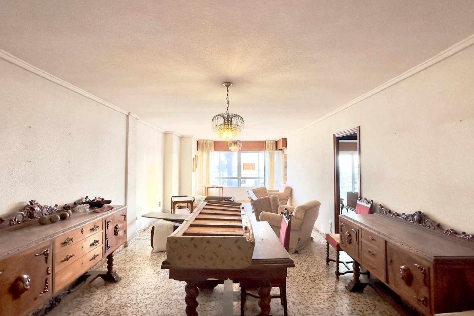 Revânzare - Apartament -
Torrevieja