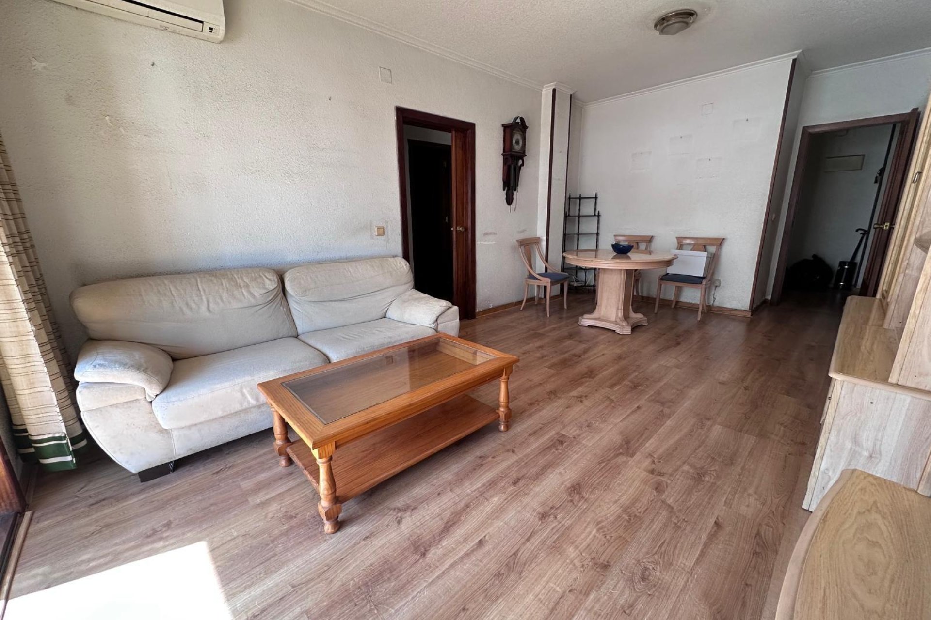 Revânzare - Apartament -
Torrevieja