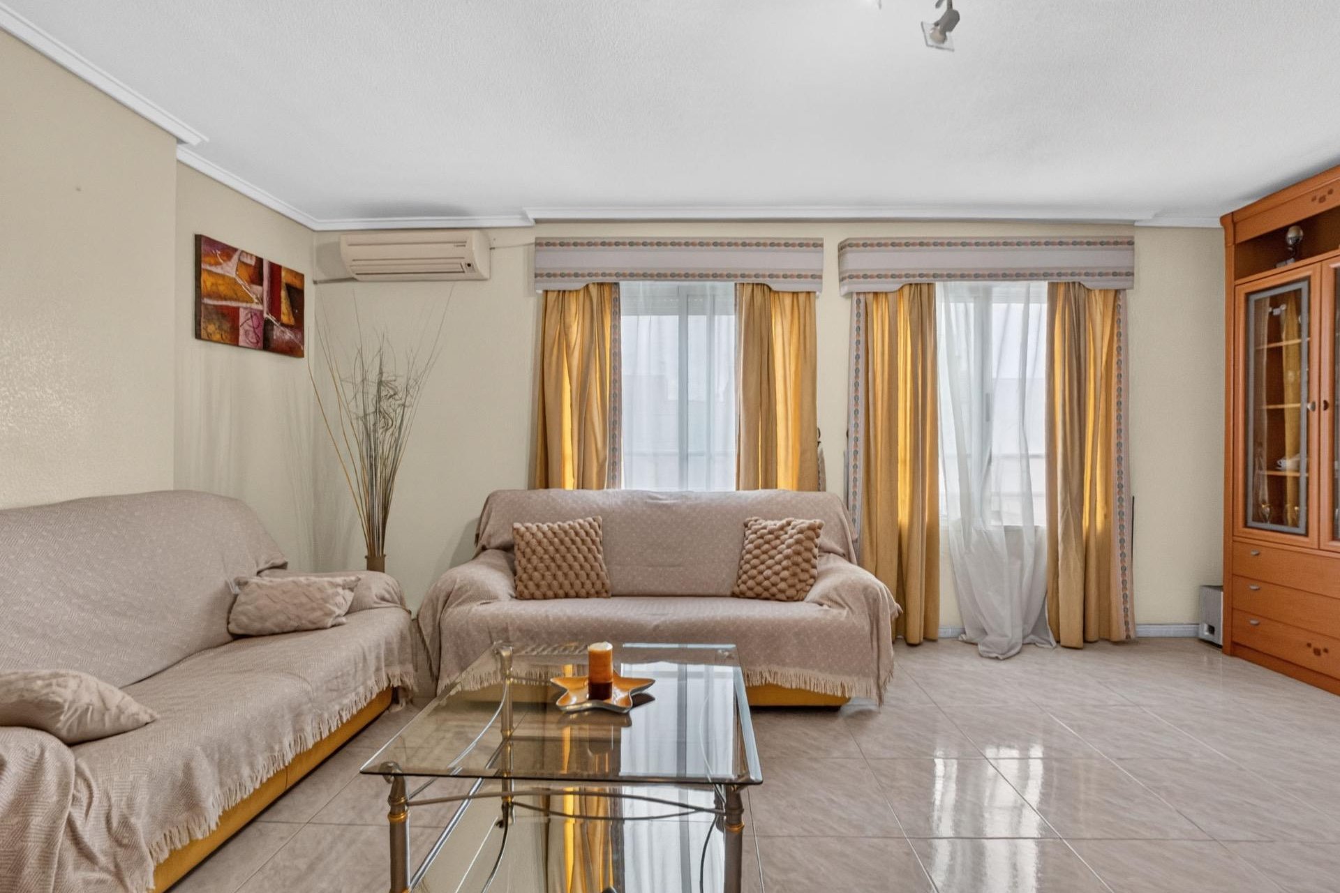Revânzare - Apartament -
Torrevieja