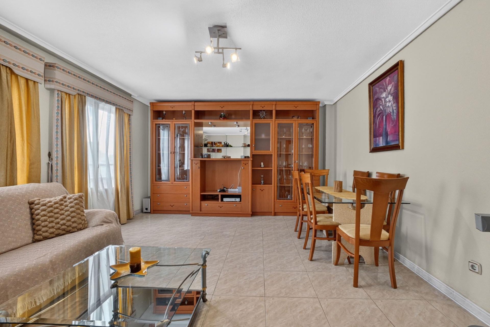 Revânzare - Apartament -
Torrevieja