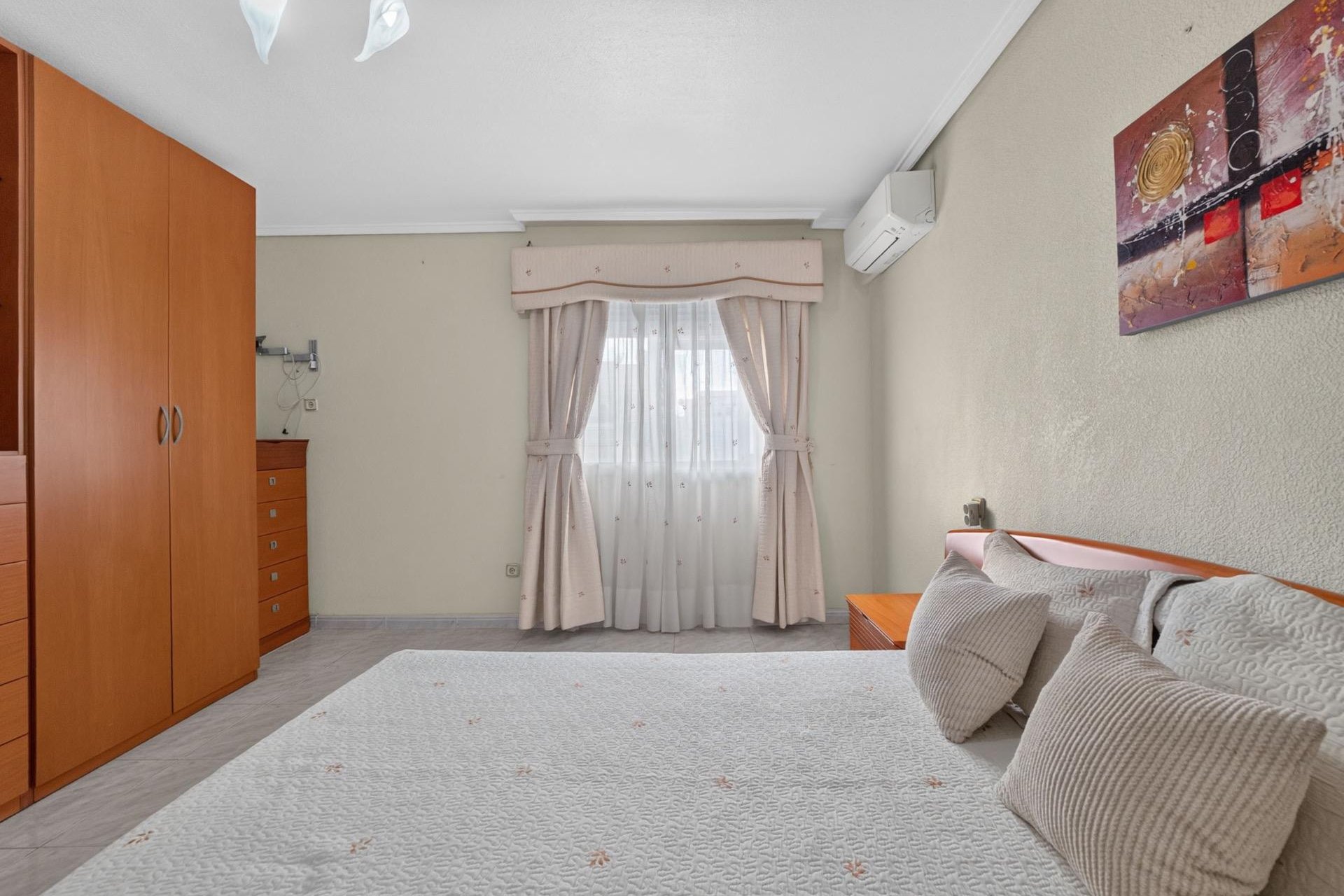 Revânzare - Apartament -
Torrevieja