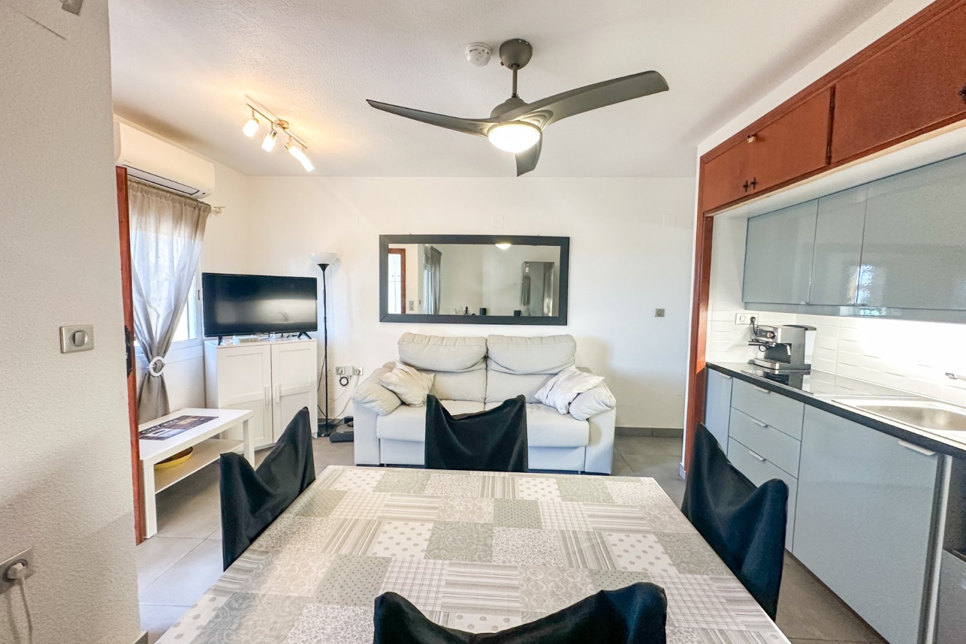 Revânzare - Apartament -
Villamartin - Costa Blanca